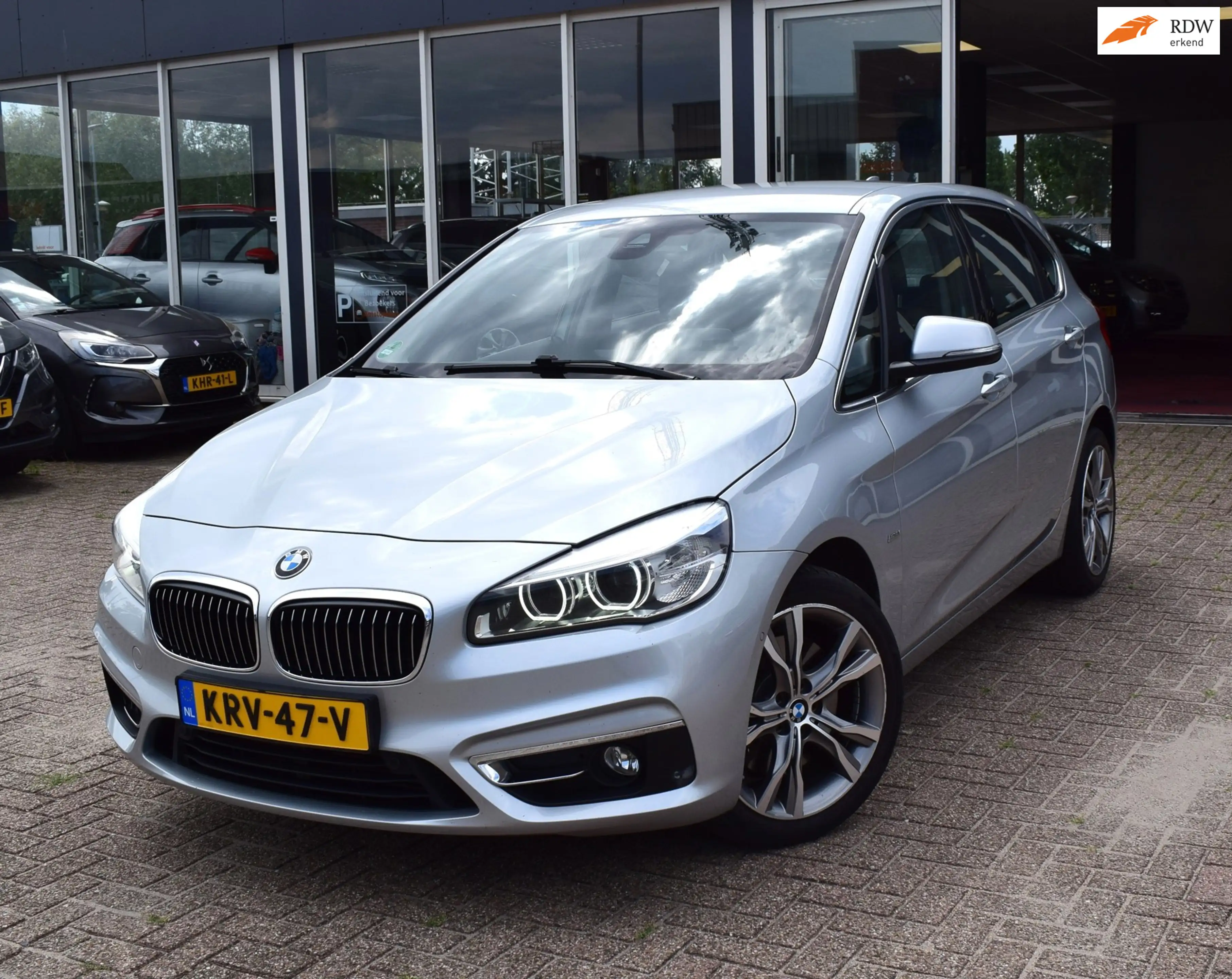 BMW 225 2-serie Active Tourer 225i xDrive | LEDEREN BEKLED