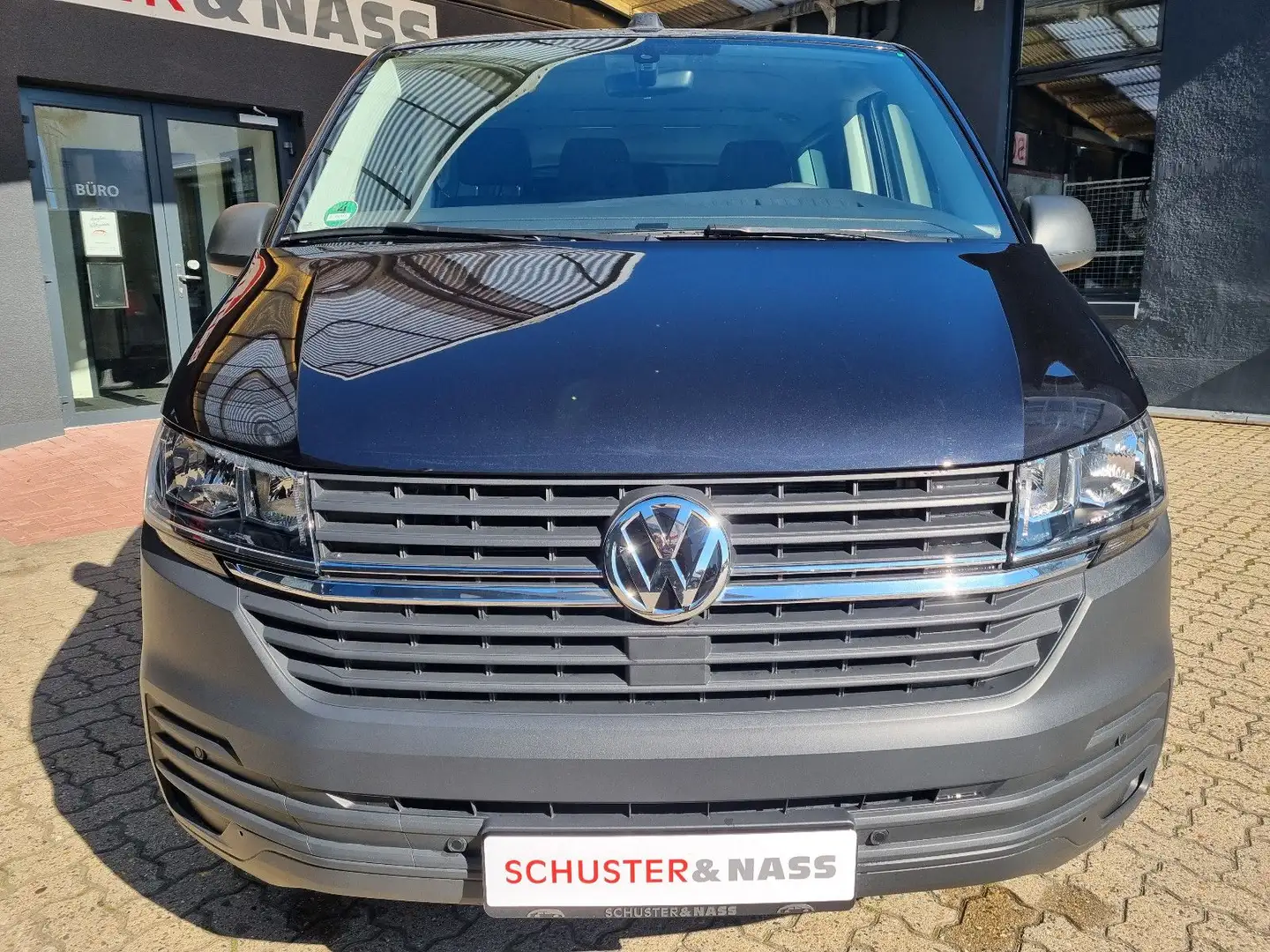 Volkswagen T6 Caravelle T6.1  Caravelle 8 Sitzer*PDC*Navi*DAB+*Isofix Schwarz - 2