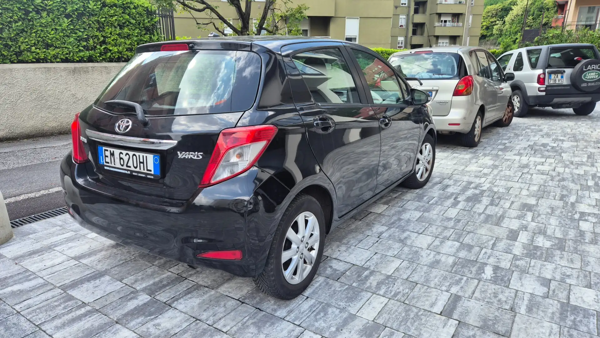 Toyota Yaris 1.3 5 porte Lounge Zwart - 2