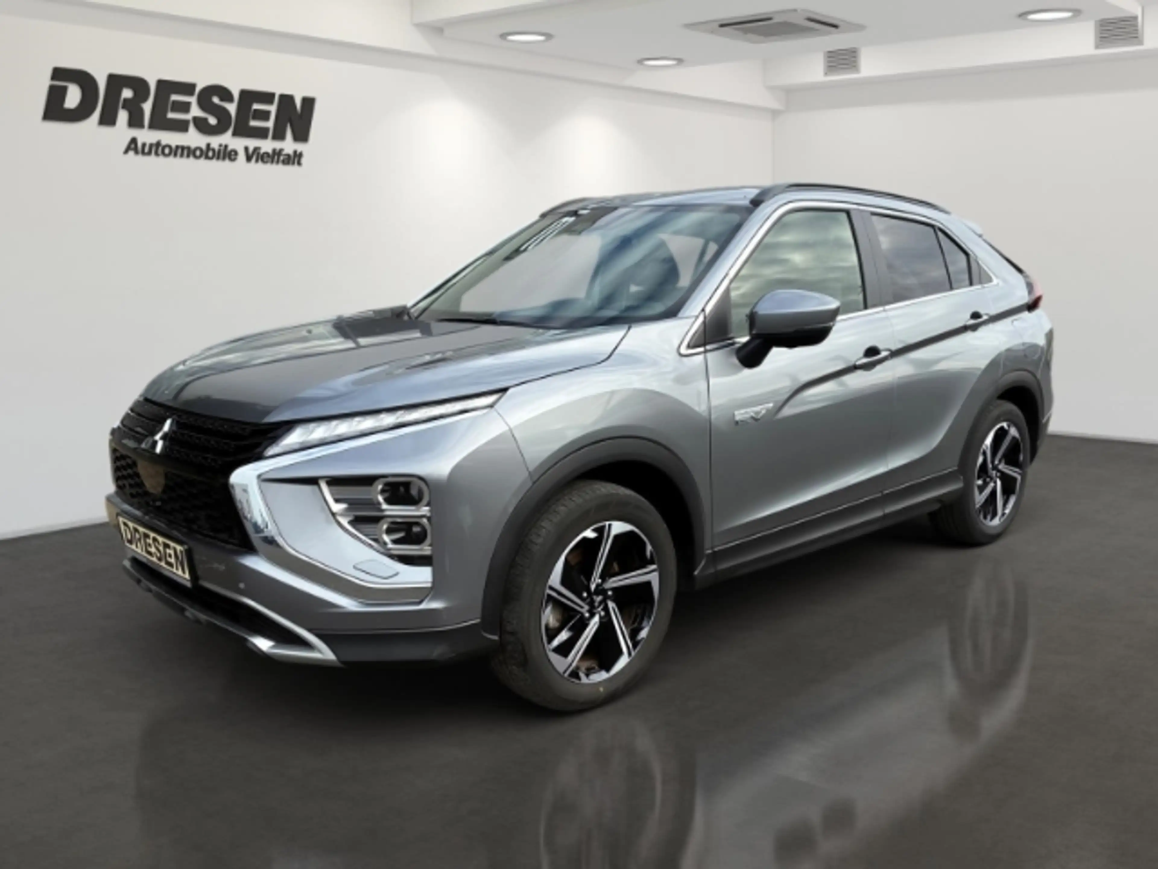 Mitsubishi Eclipse Cross 2.4 Intro Edition Plug-In-Hybrid/Allrad/LED/Klimaa — photo 2