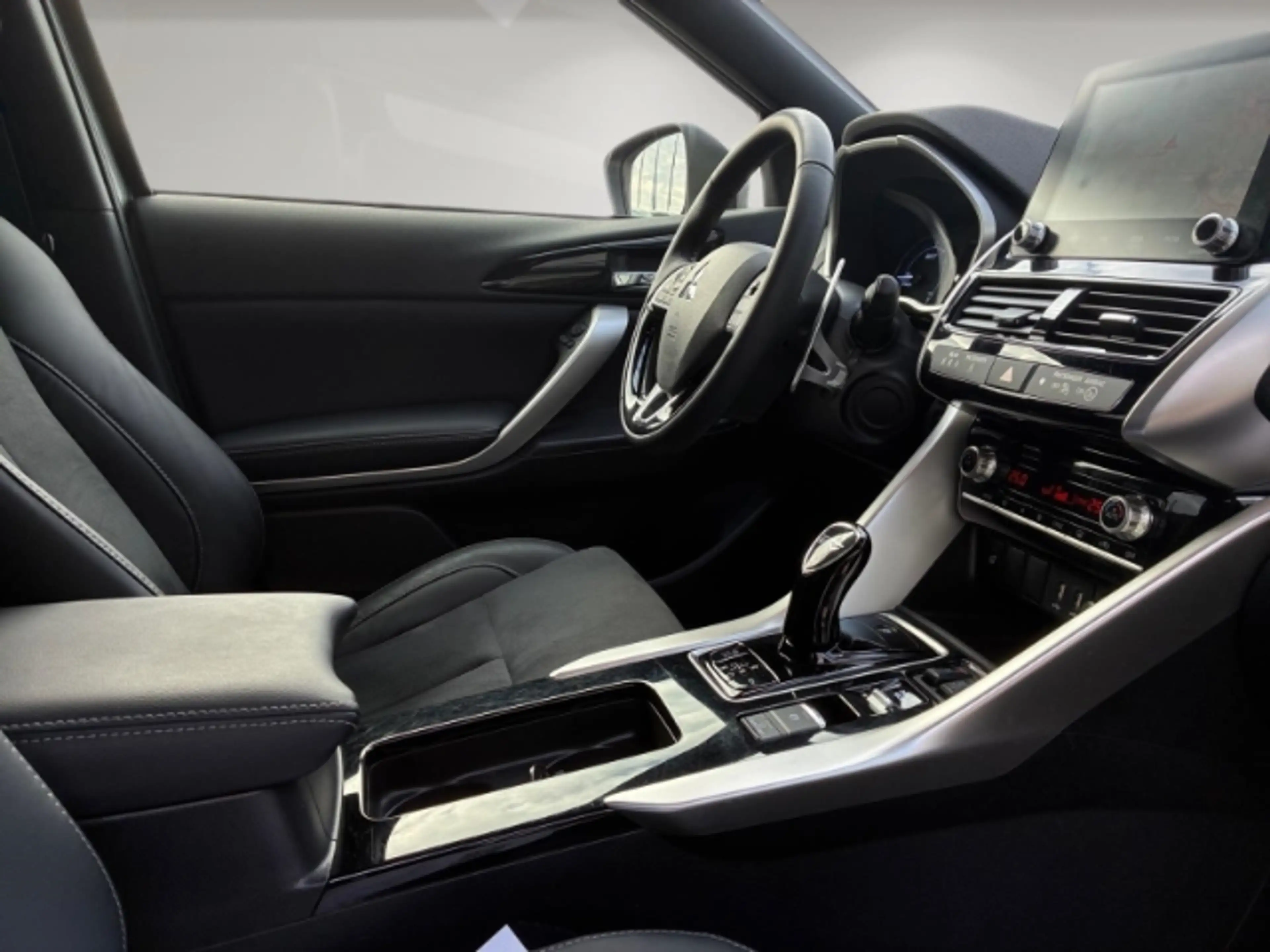 Mitsubishi Eclipse Cross 2.4 Intro Edition Plug-In-Hybrid/Allrad/LED/Klimaa — photo 15