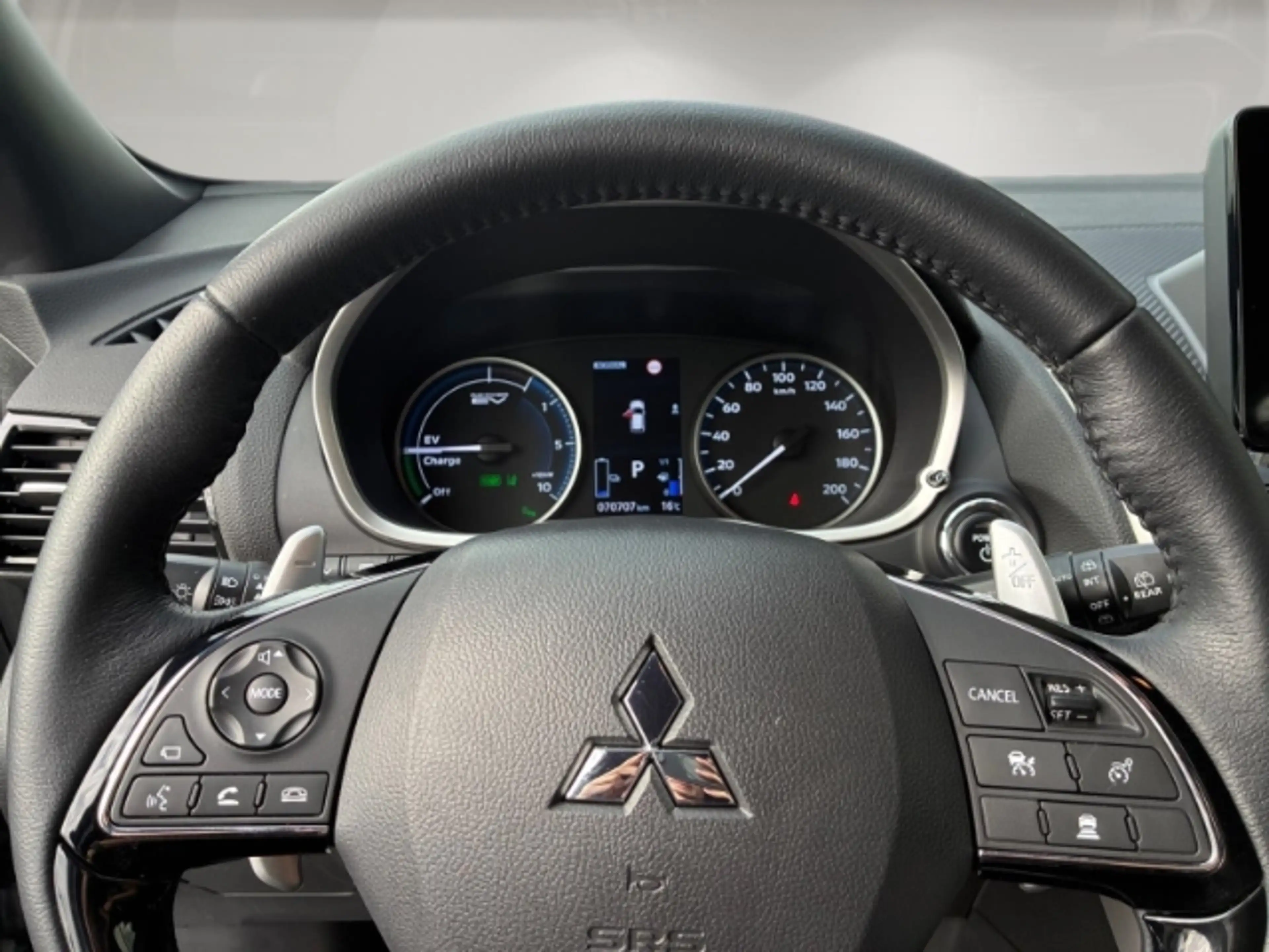 Mitsubishi Eclipse Cross 2.4 Intro Edition Plug-In-Hybrid/Allrad/LED/Klimaa — photo 9