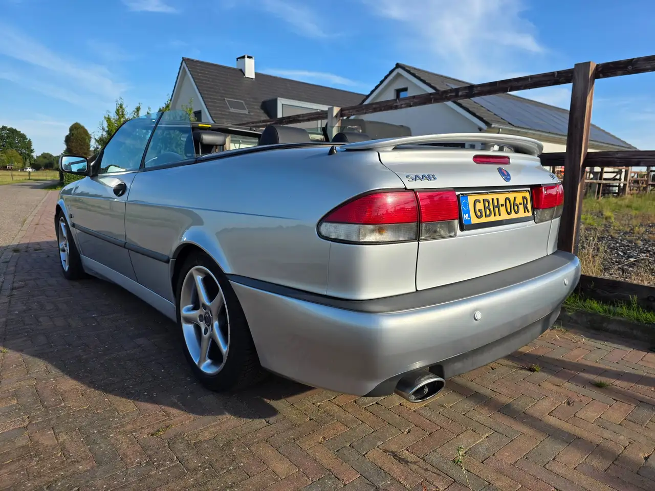 Saab 9-3 2.3 Turbo Viggen, foto 2