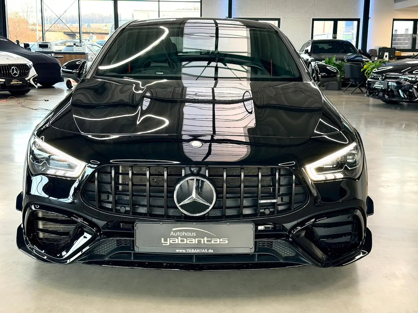 Mercedes-Benz CLA 45 AMG Pano Performance DISTRONIC+ Aerodynamik KEYLESS-GO Schwarz - 2