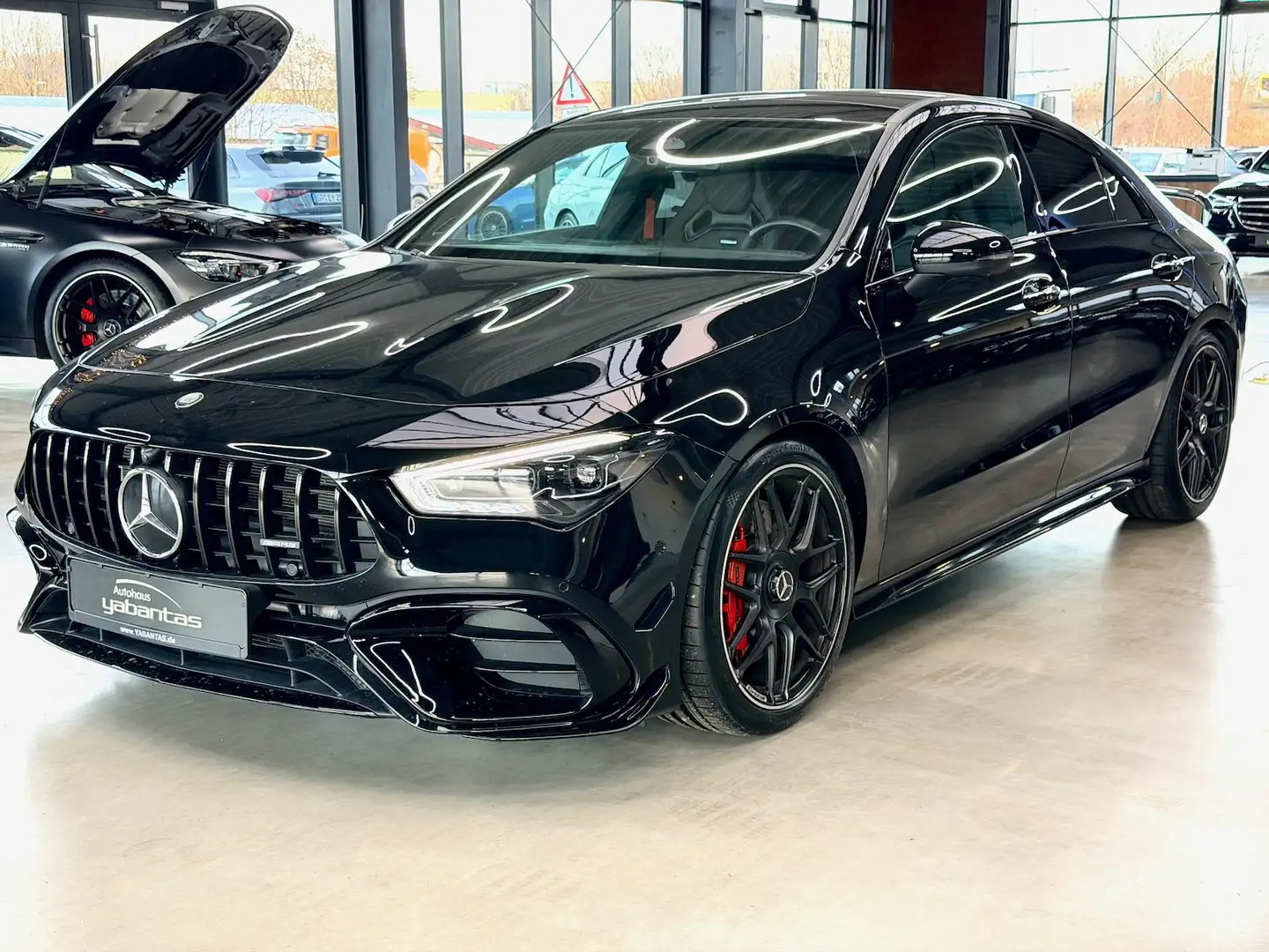 Mercedes-Benz CLA 45 AMG Pano Performance DISTRONIC+ Aerodynamik KEYLESS-GO Schwarz - 1