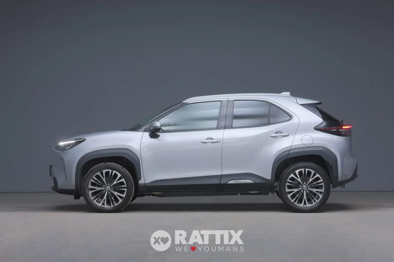 Toyota Yaris Cross 1.5 Hybrid 116CV Lounge e-CVT + tetto panoramico Grigio - 2