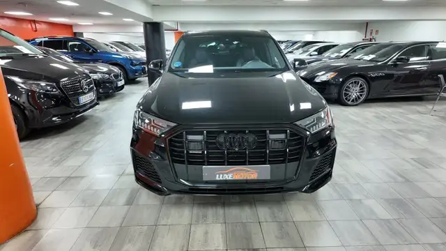 Audi Q7 view 2