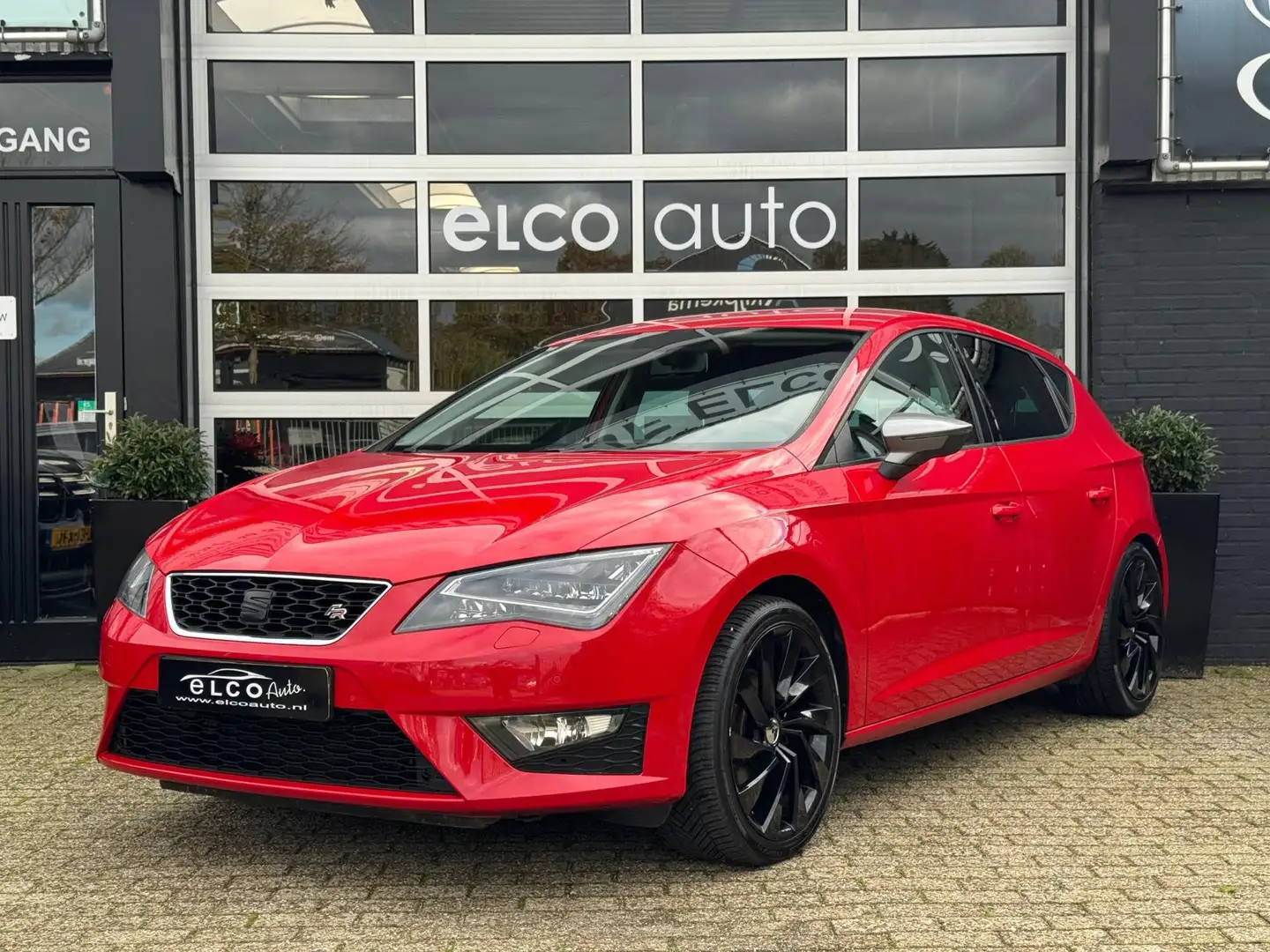SEAT Leon 1.4 TSI FR 140pk / PDC / Rood - 1