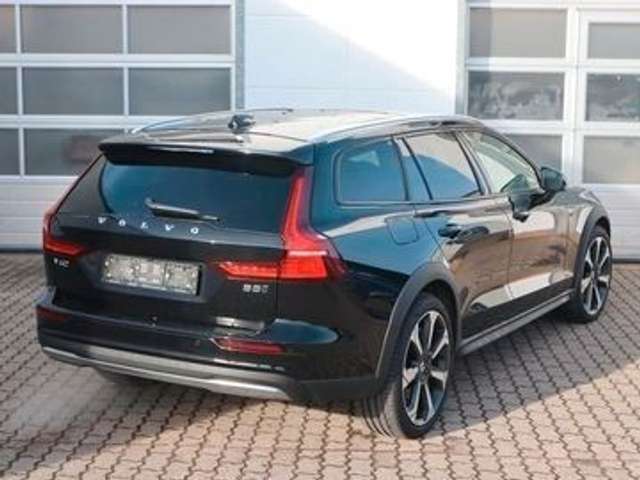 Volvo V60 Cross Country B5 Ultimate AWD AHK B&W 360°SH