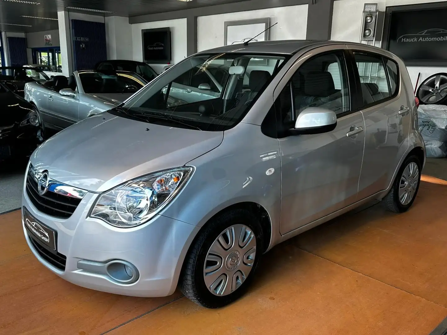 Opel Agila B Edition 63-TKM/AUT./KLIMA/ELF/MFL/8-FACH Stříbrná - 1