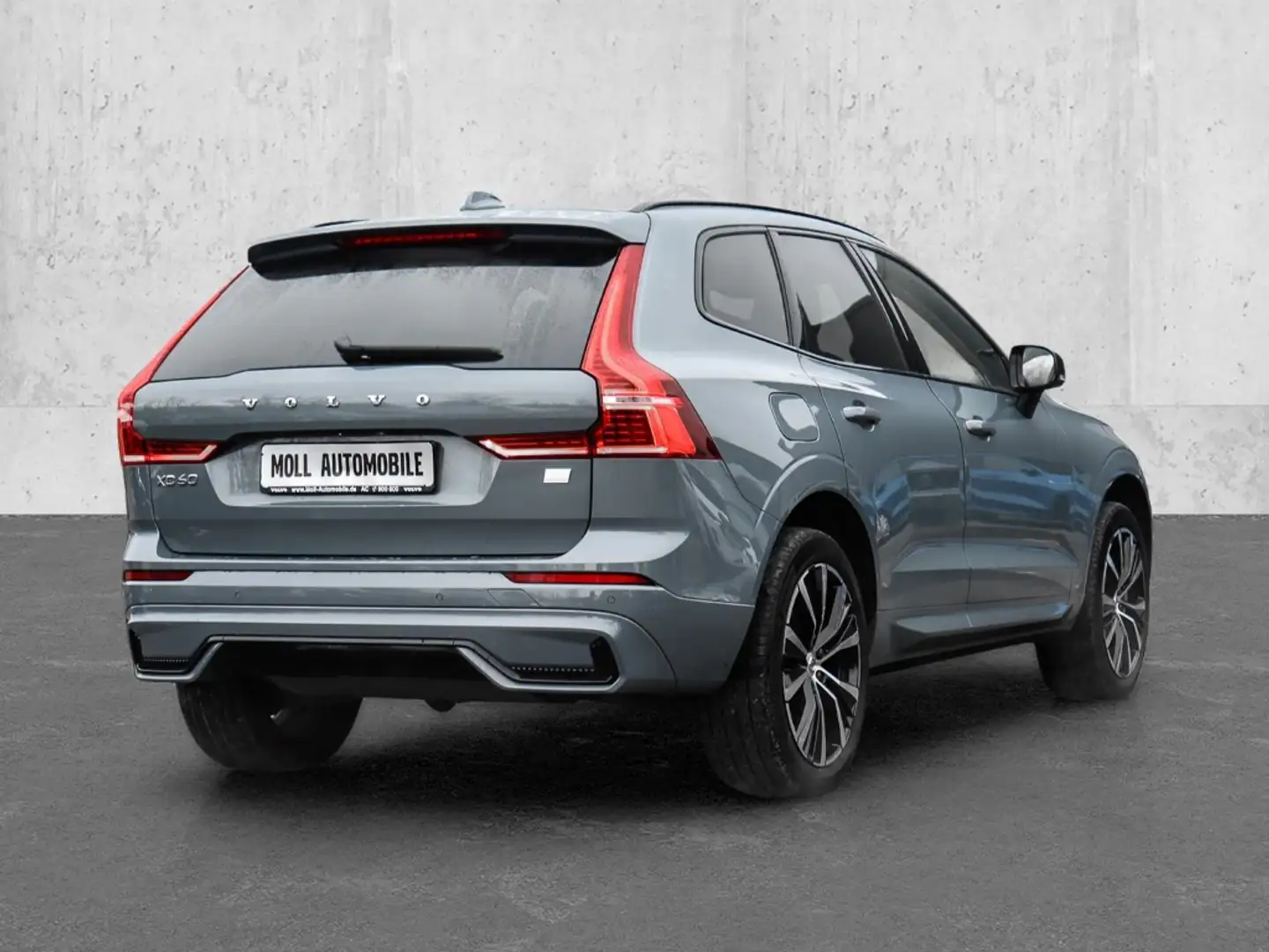Volvo XC60 Ultimate Dark Recharge Plug-In Hybrid AWD HUD Stan Grau - 2