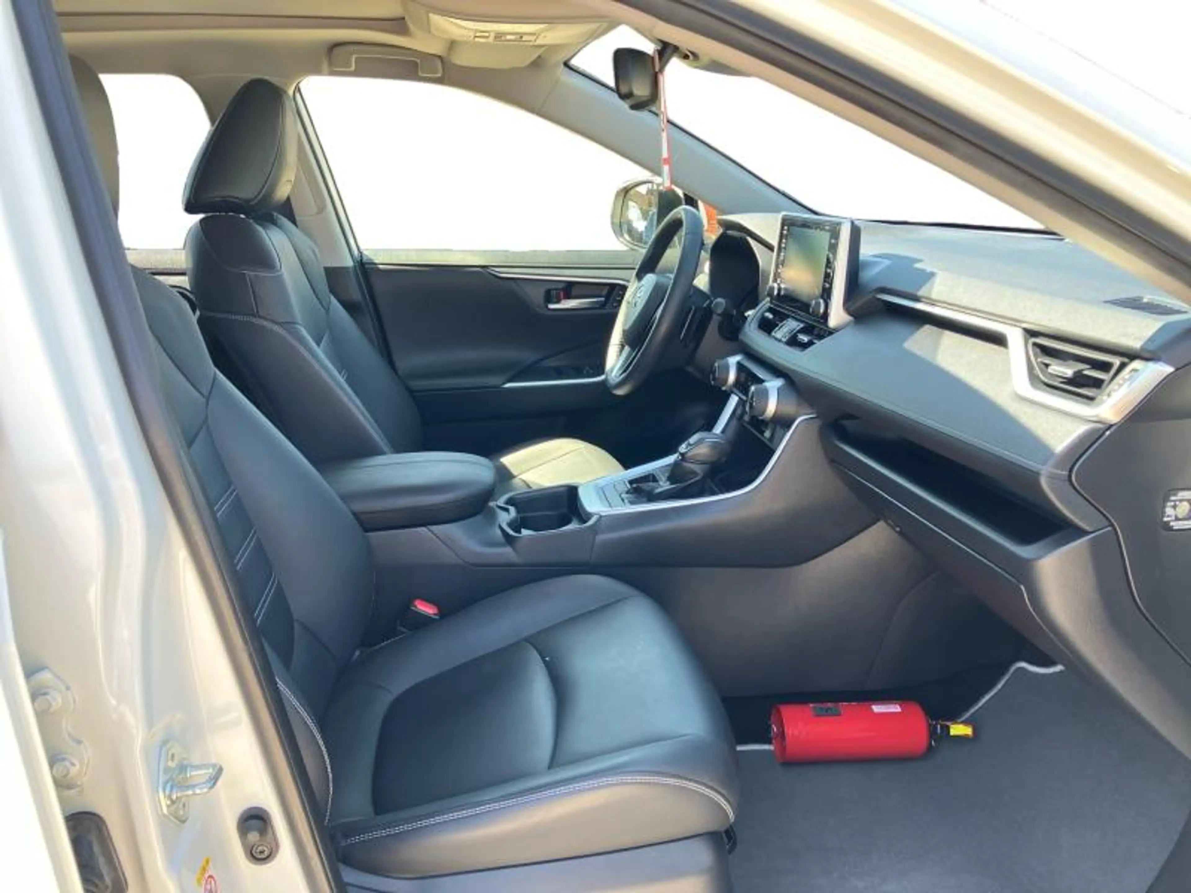 Toyota RAV 4 Premium — photo 17