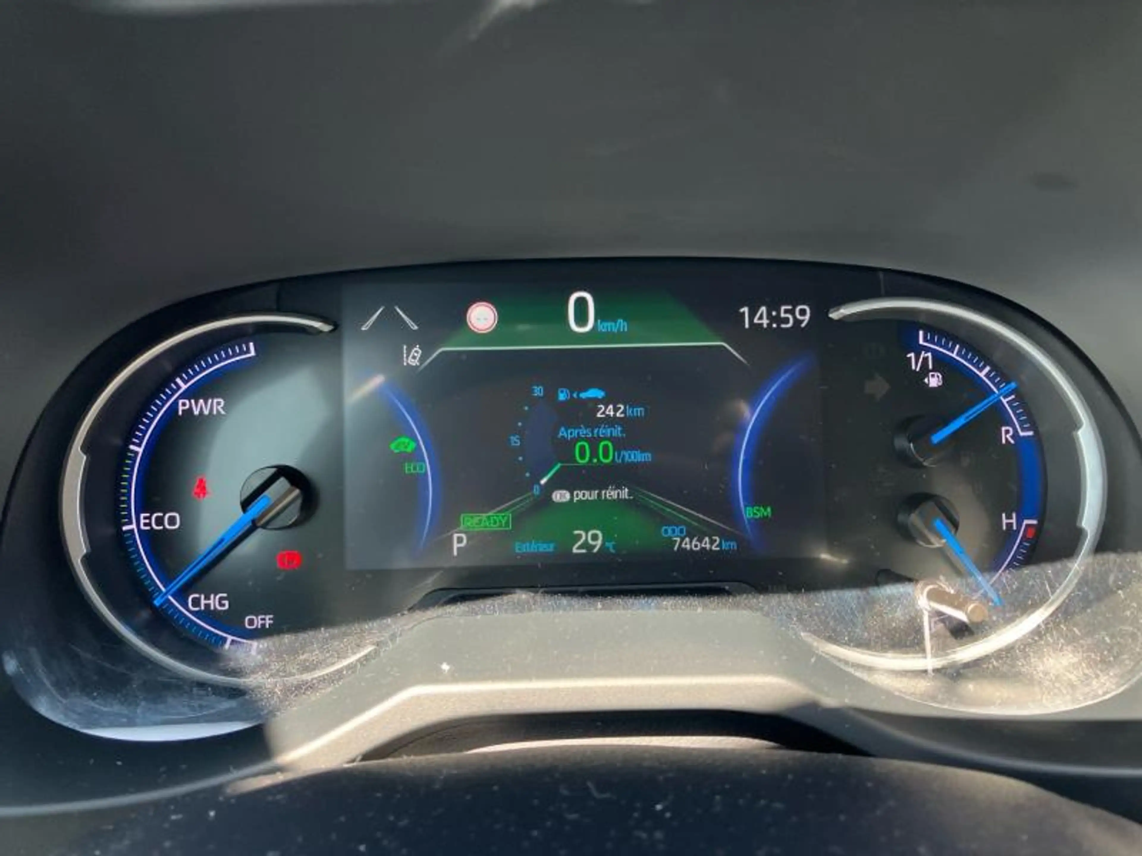 Toyota RAV 4 Premium — photo 14