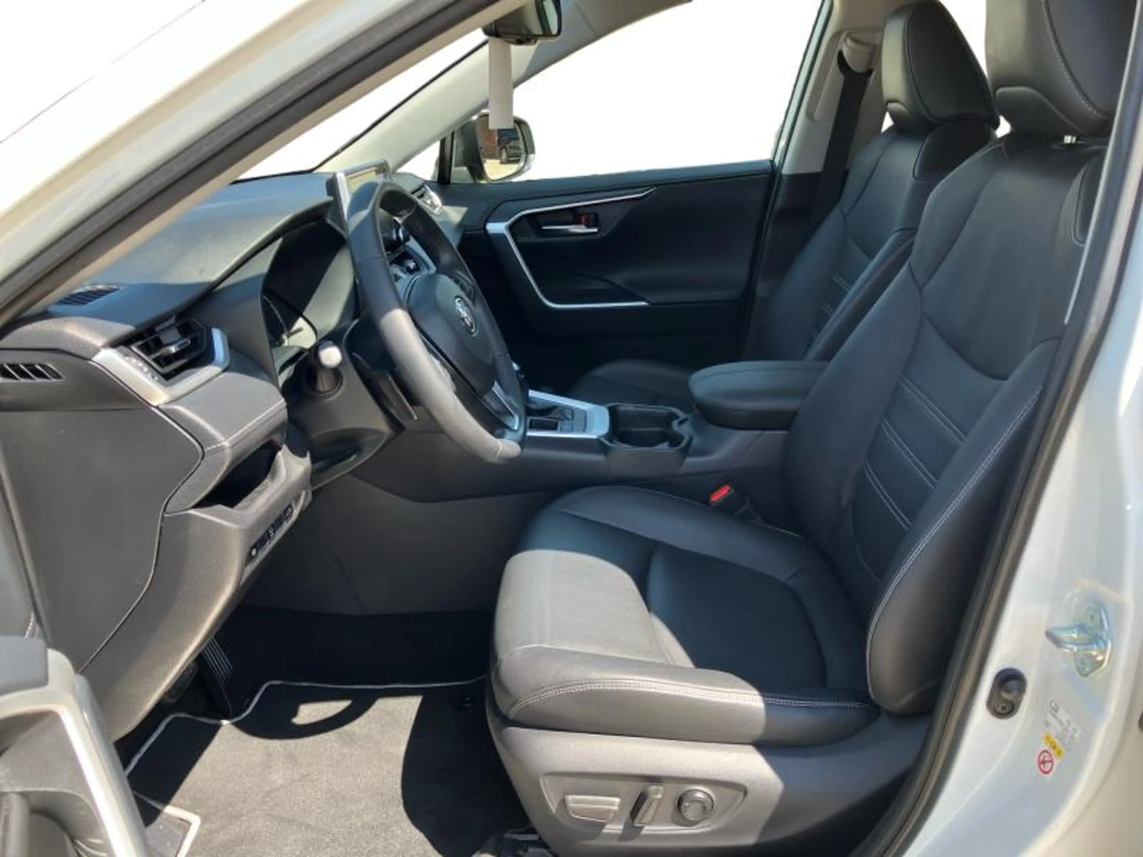 Toyota RAV 4 Premium — photo 10