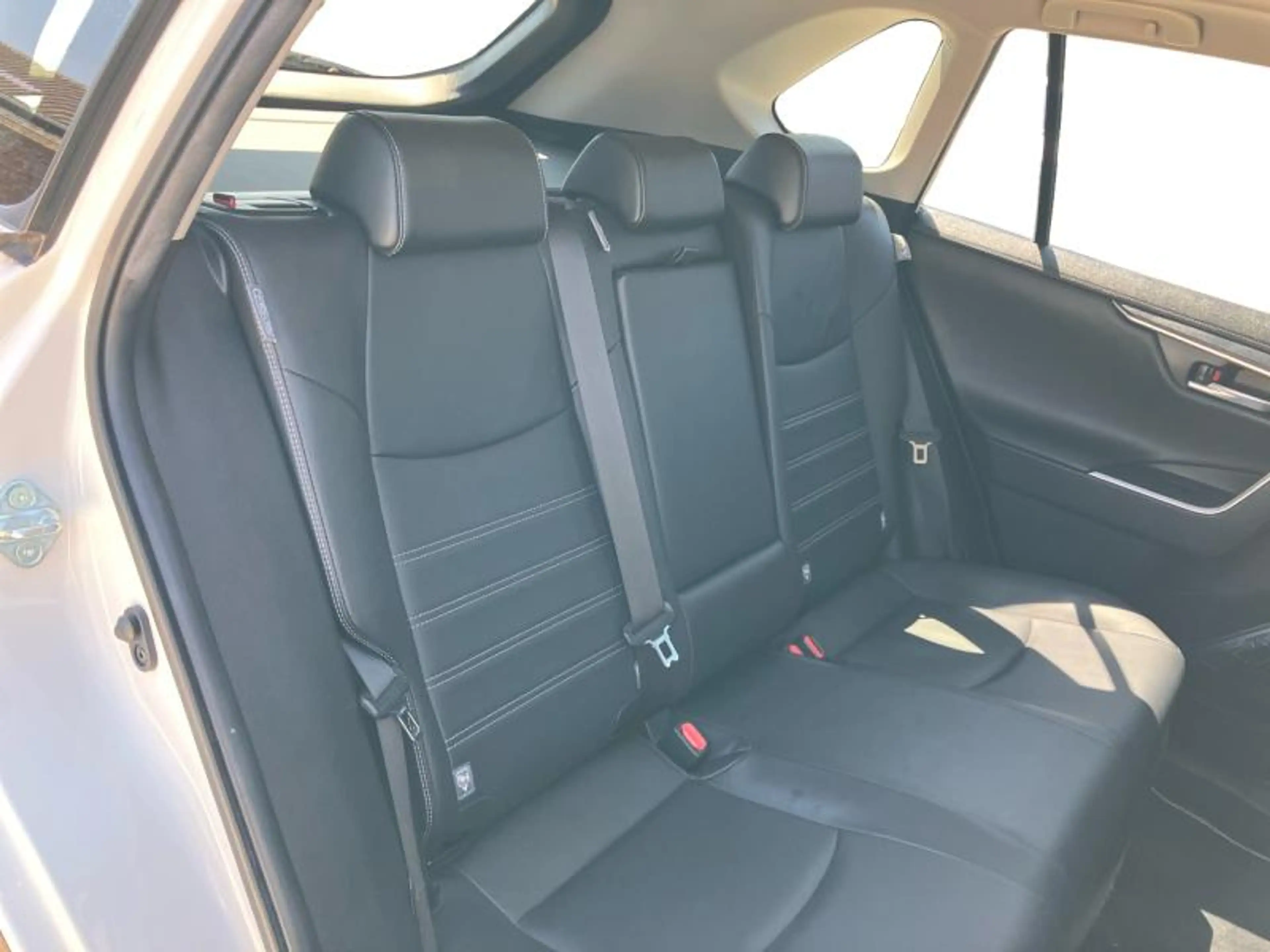 Toyota RAV 4 Premium — photo 18