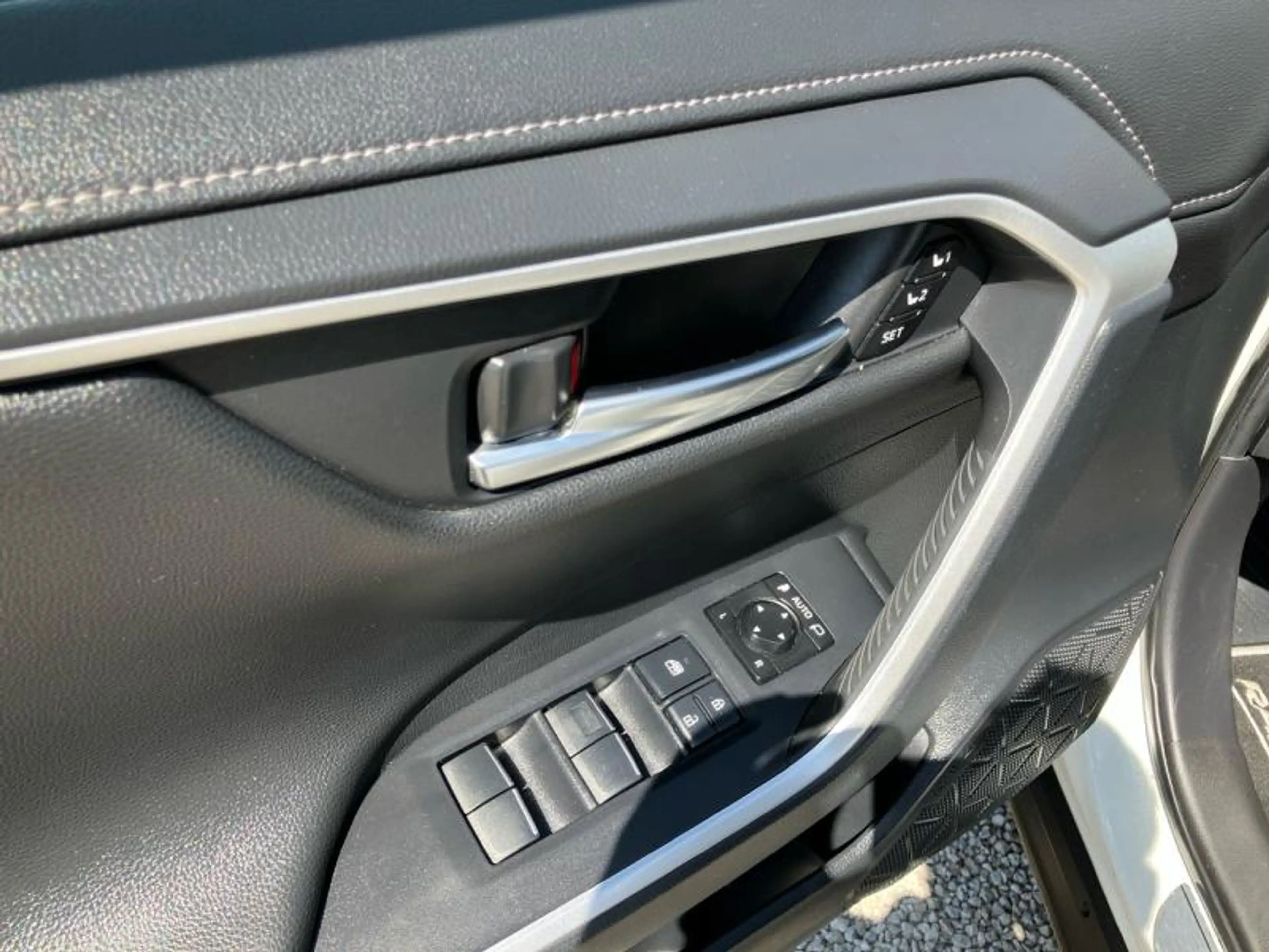 Toyota RAV 4 Premium — photo 11