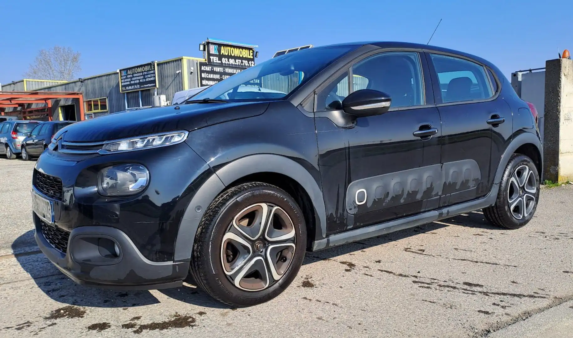 Citroen C3 III 1.2 VTi PureTech 82 cv FINITION SHINE Noir - 1
