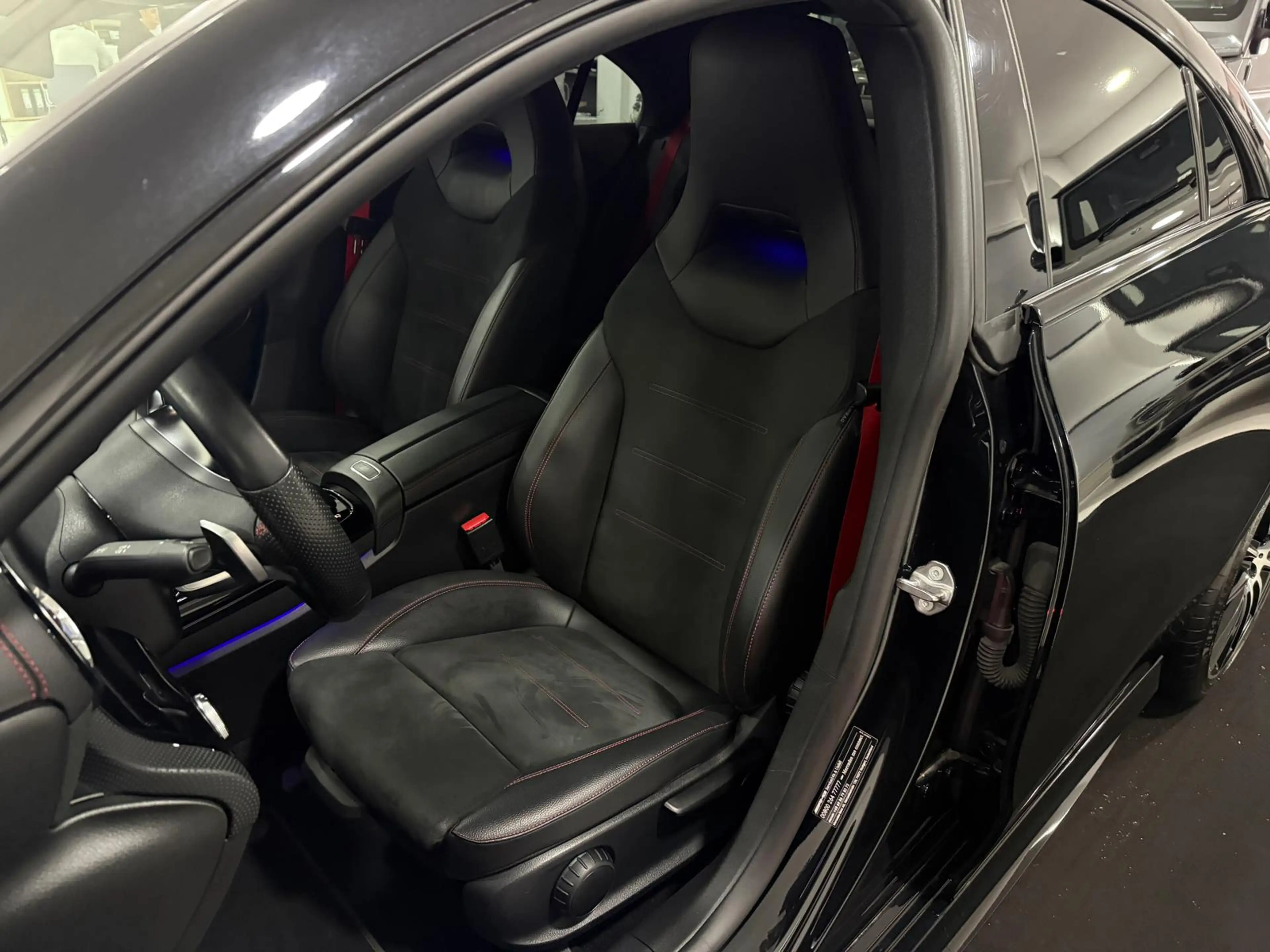 Mercedes-Benz CLA 35 AMG 4M COUPE*360*NIGHT*AMBIENTE*LED*SPURH — photo 13