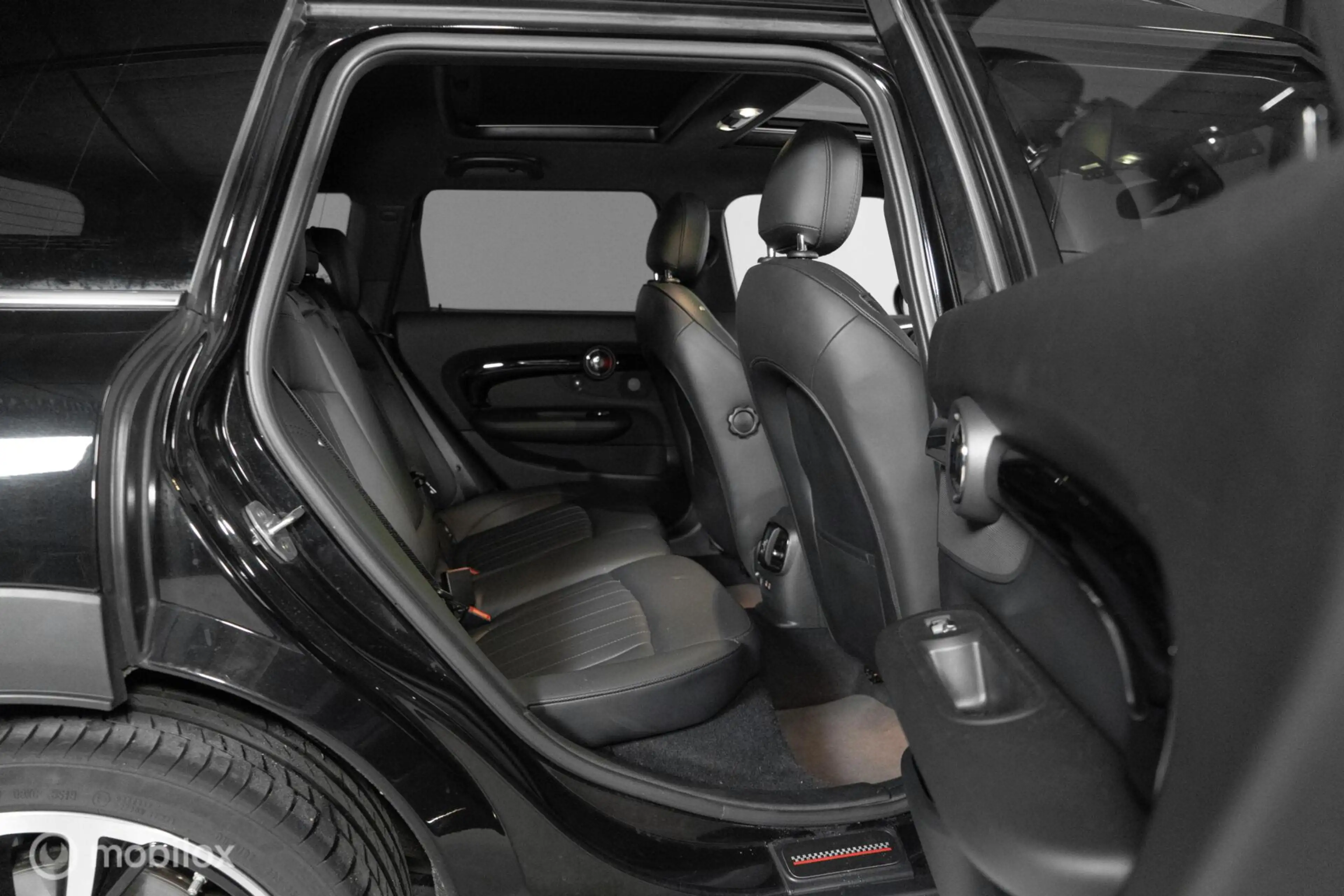 MINI John Cooper Works Clubman 2.0 JCW ALL4 Chili PANO|HK|HUD|CAMERA|CARPLAY| — photo 12