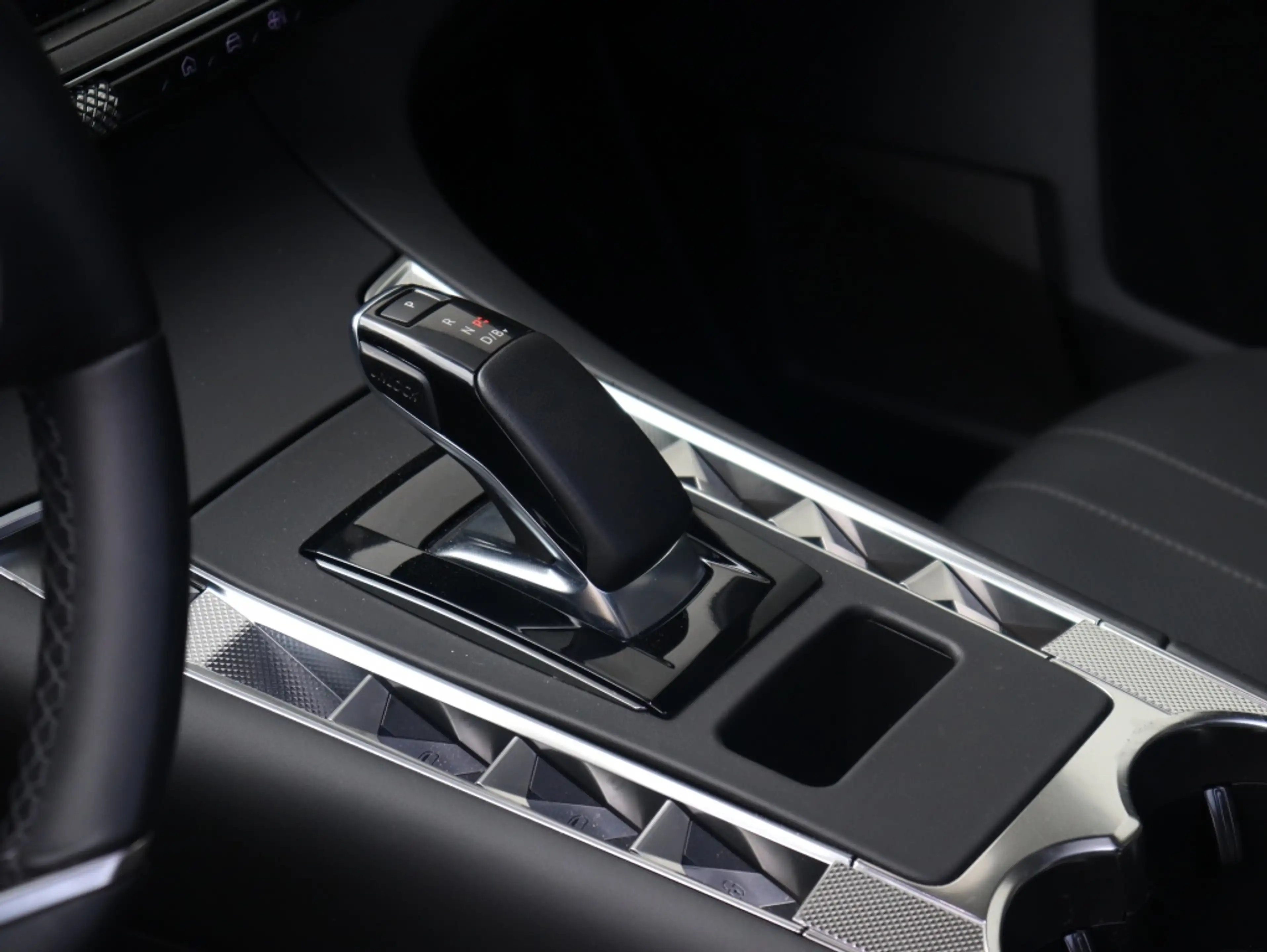 DS Automobiles DS 7 E-Tense 360 PK Opera 4x4 | Pano | Focal | Leder | — photo 8