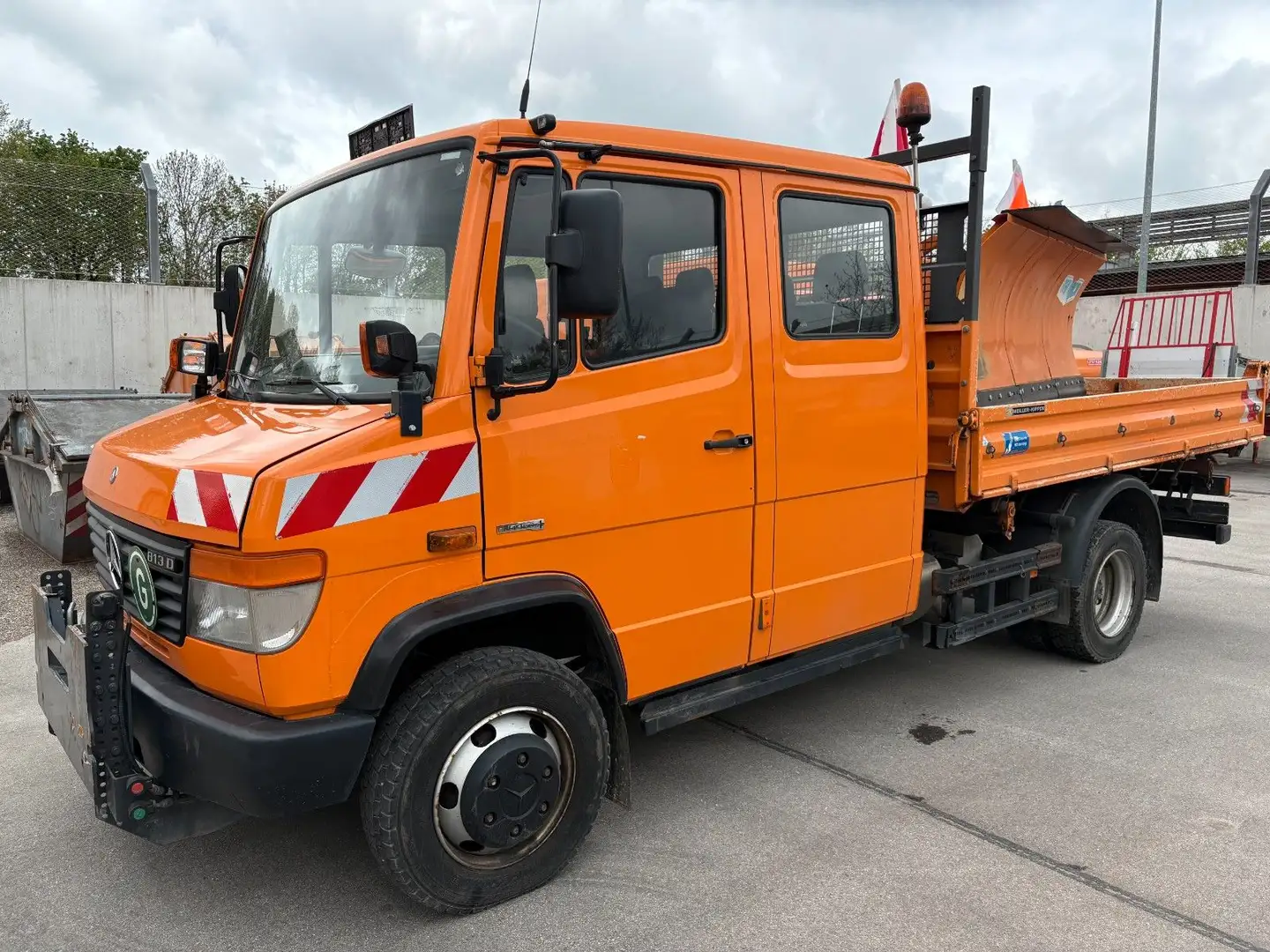 Mercedes-Benz Vario 813 D *3 Seiten Kipper* Schneeräumer *TÜV Orange - 1