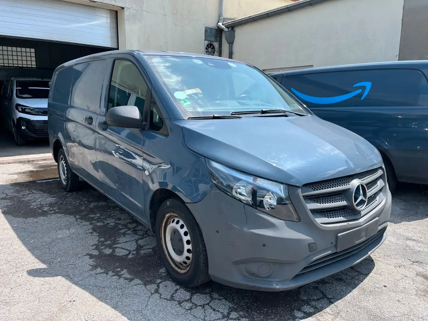 Mercedes-Benz Vito Kasten 110 CDI FWD lang Grau - 2