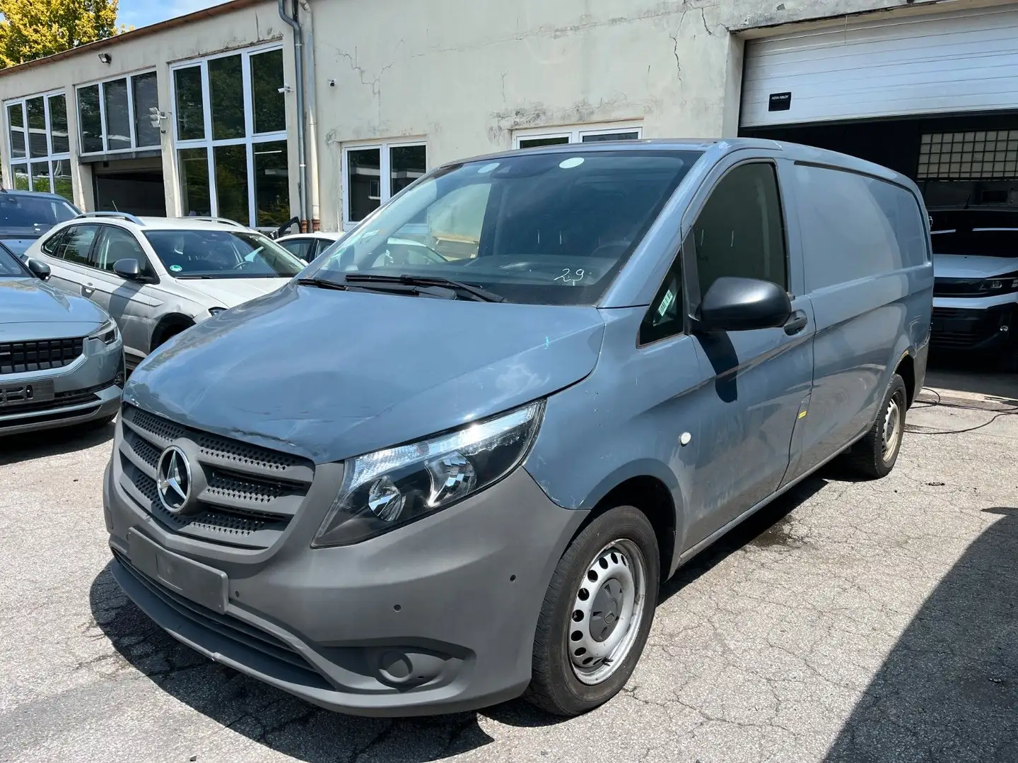 Mercedes-Benz Vito Kasten 110 CDI FWD lang Grau - 1