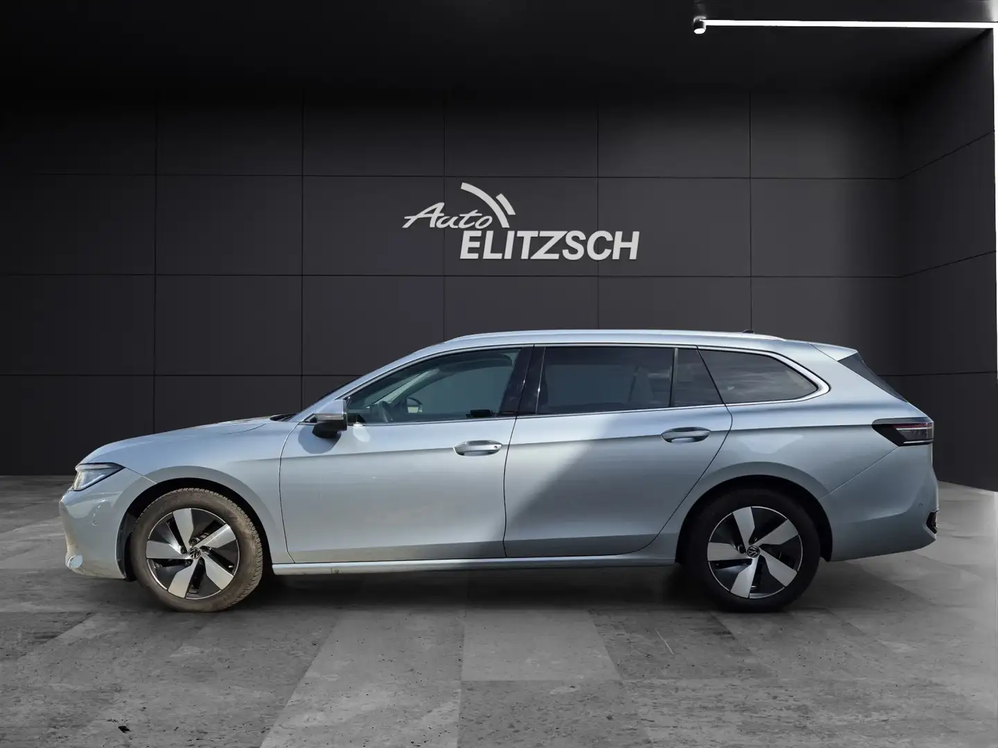 Volkswagen Passat VOLL MatrixLED Standhzg AHK Pano Leder HUD ACC ... Silber - 2