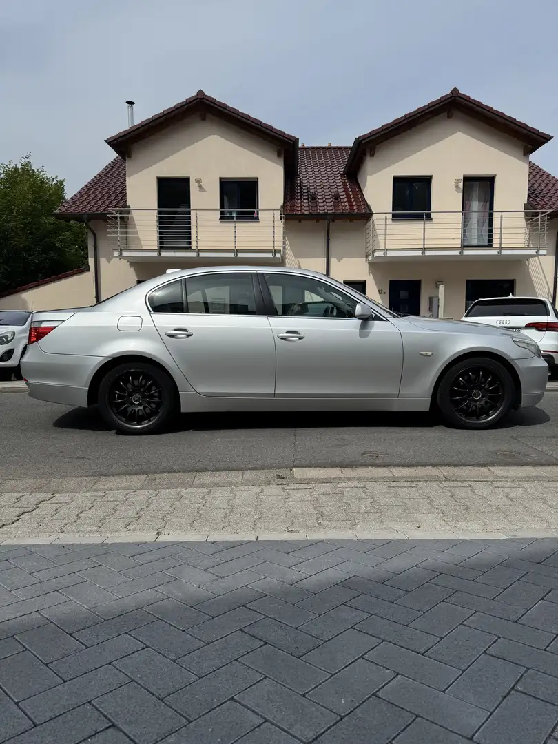 BMW 523 523i - 2