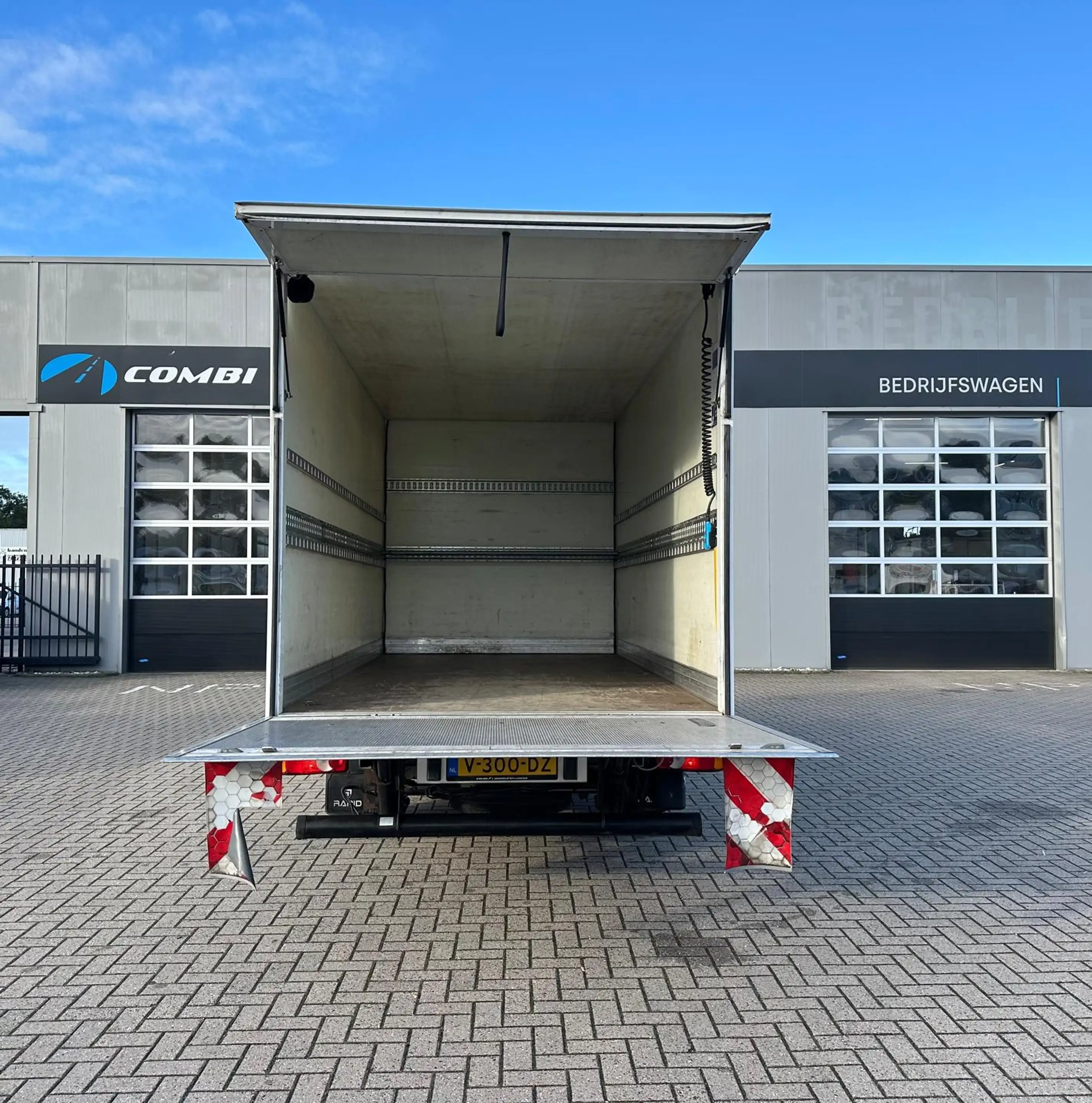 Peugeot Boxer 2.2 HDI Bakwagen met laadklep  Marge/1050kg laadv — photo 5