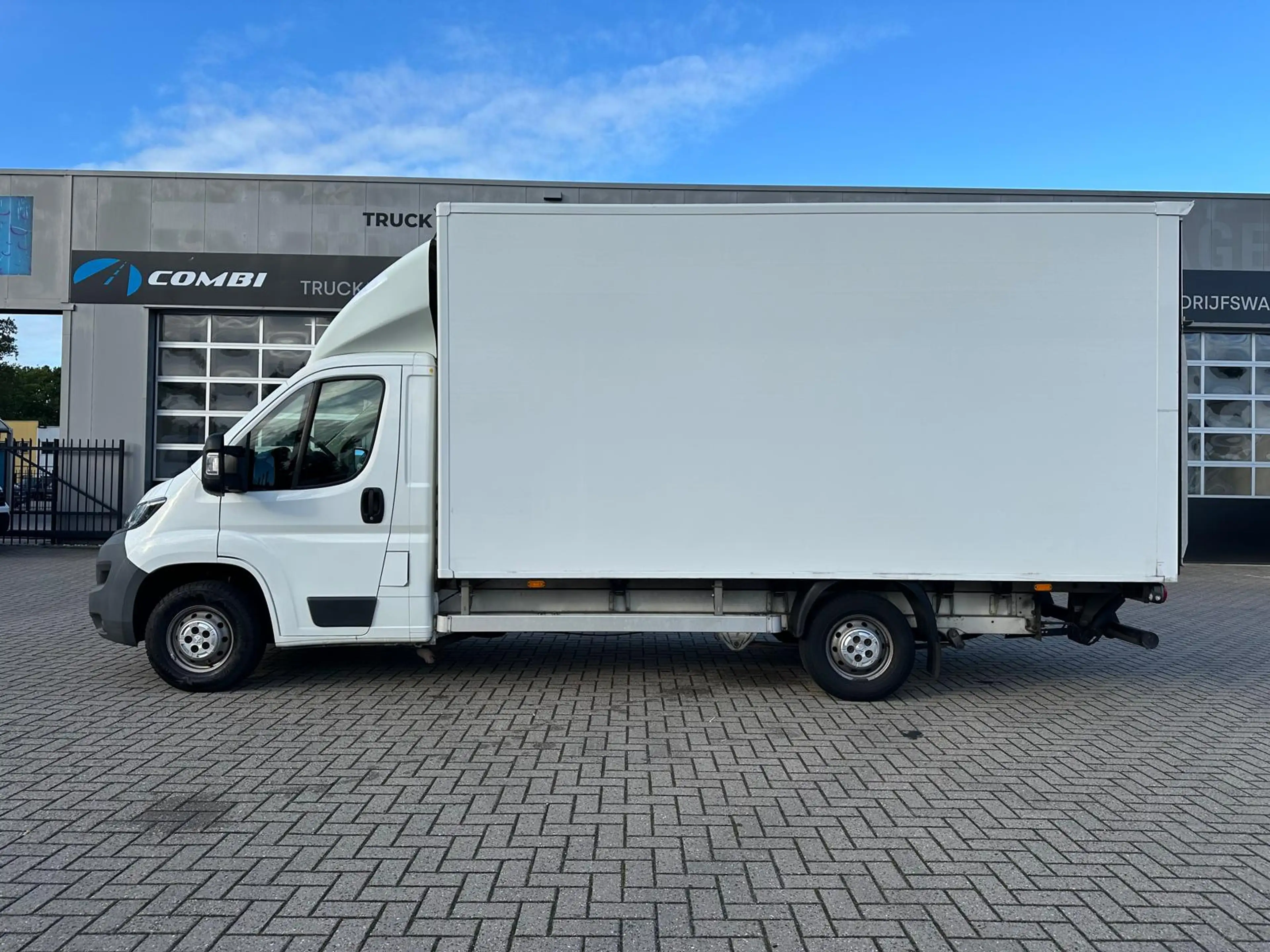 Peugeot Boxer 2.2 HDI Bakwagen met laadklep  Marge/1050kg laadv — photo 7