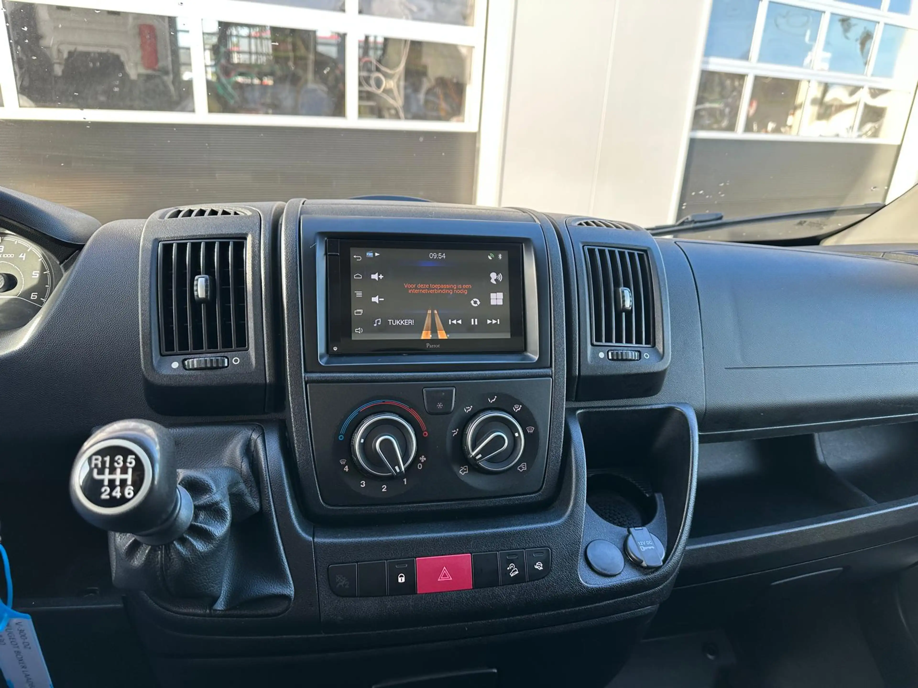 Peugeot Boxer 2.2 HDI Bakwagen met laadklep  Marge/1050kg laadv — photo 6