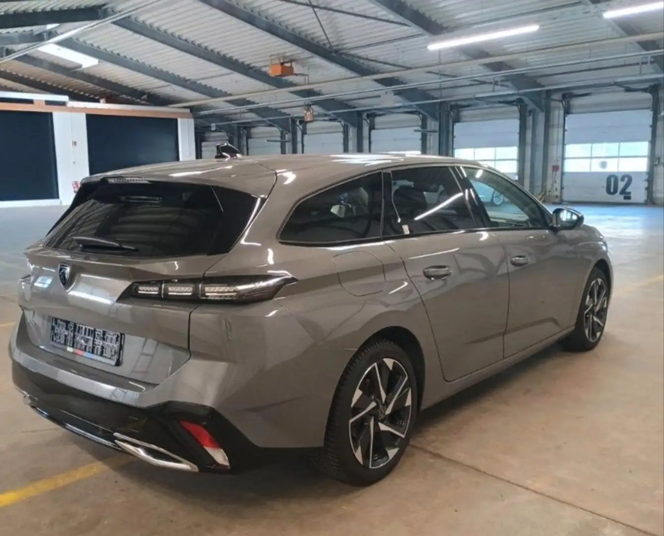 Peugeot 308 PureTech 130 EAT8  Allure,AHK,360°Cam,SHZ Grijs - 2