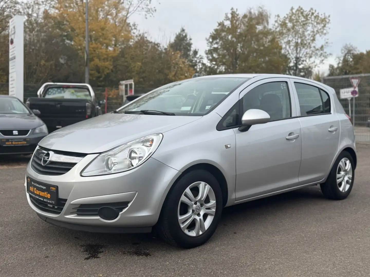 Opel Corsa D 1.2i Silber - 1