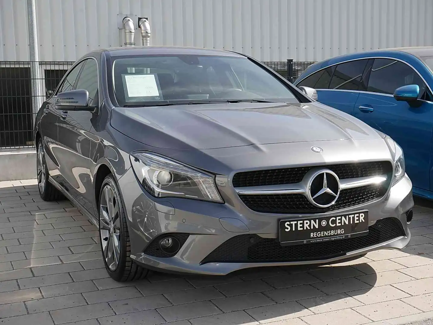 Mercedes-Benz CLA 200 Coupé+URBAN+BI-XENON+PDC+DAB+TEMPOMAT+++ Grau - 2