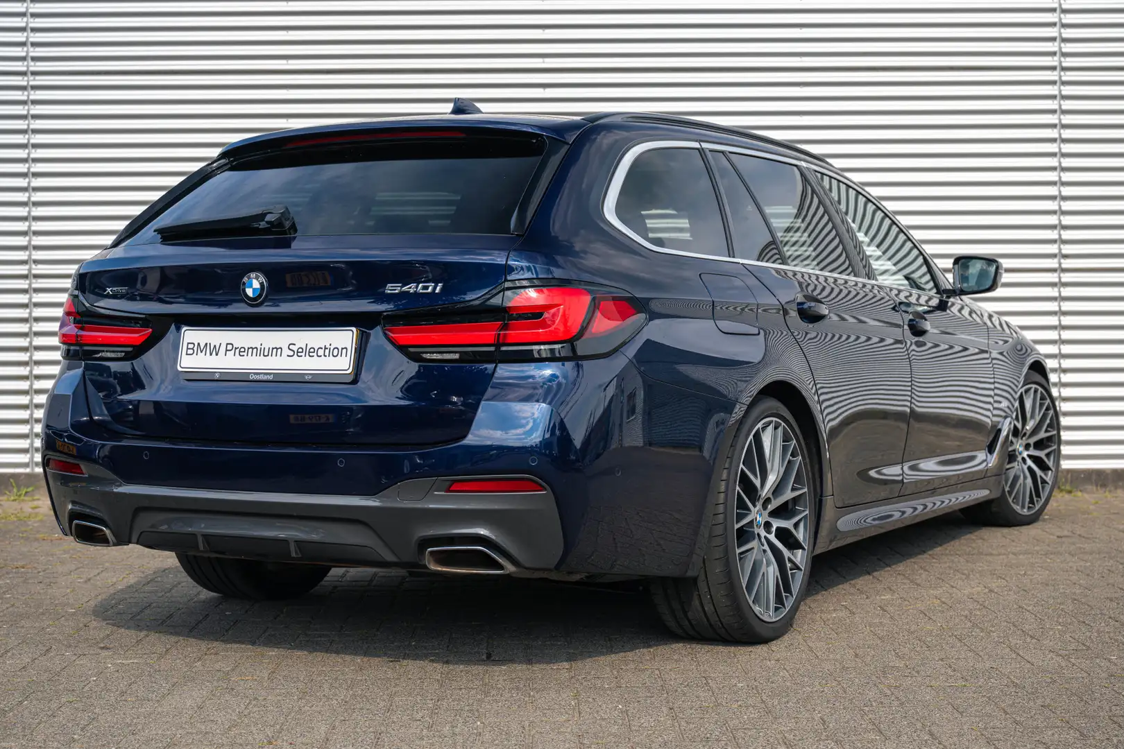 BMW 540 5 Serie Touring 540i xDrive High Executive M Sport Bleu - 2