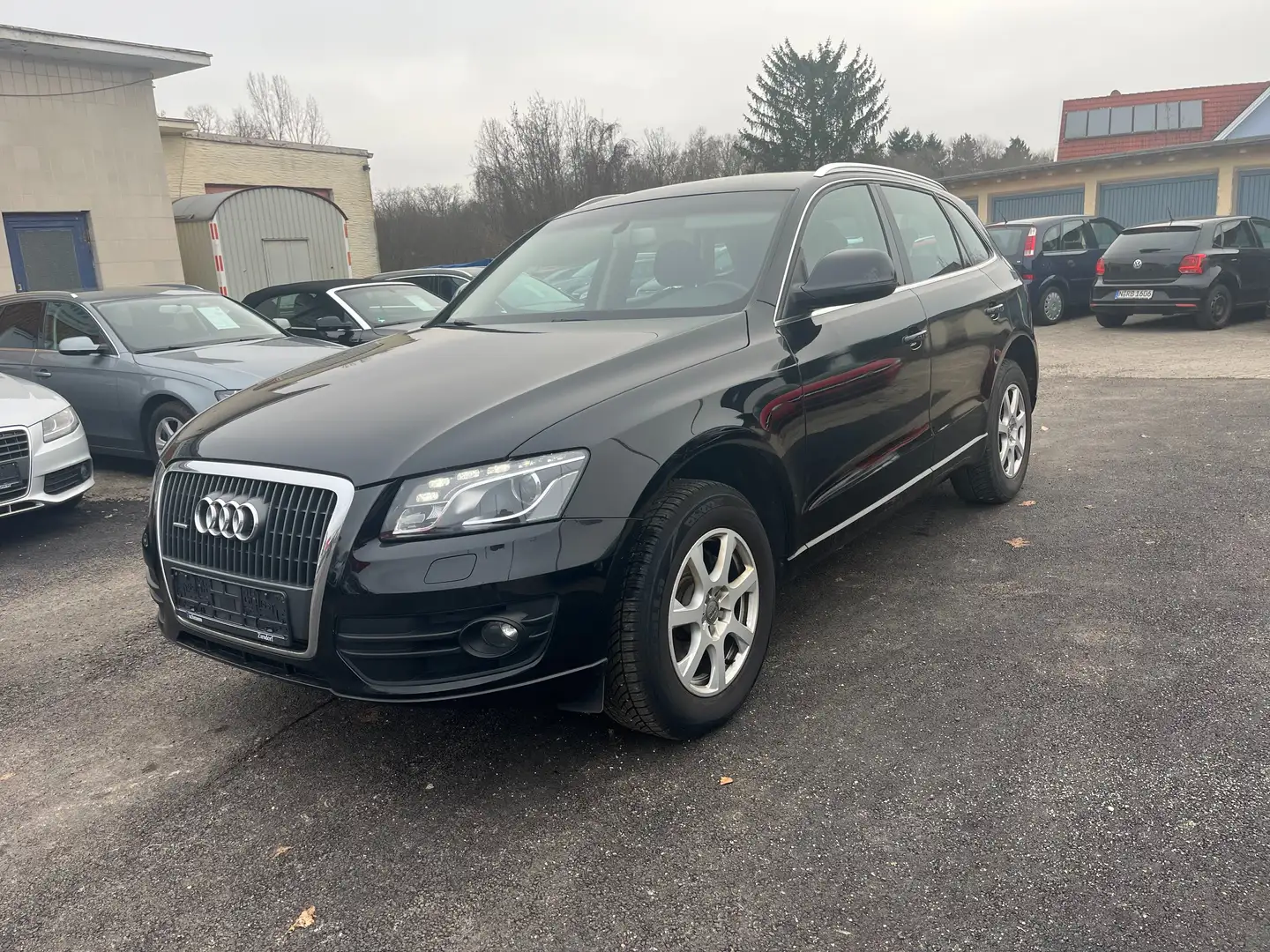 Audi Q5 2.0 TFSI 132 kW quattro Schwarz - 2