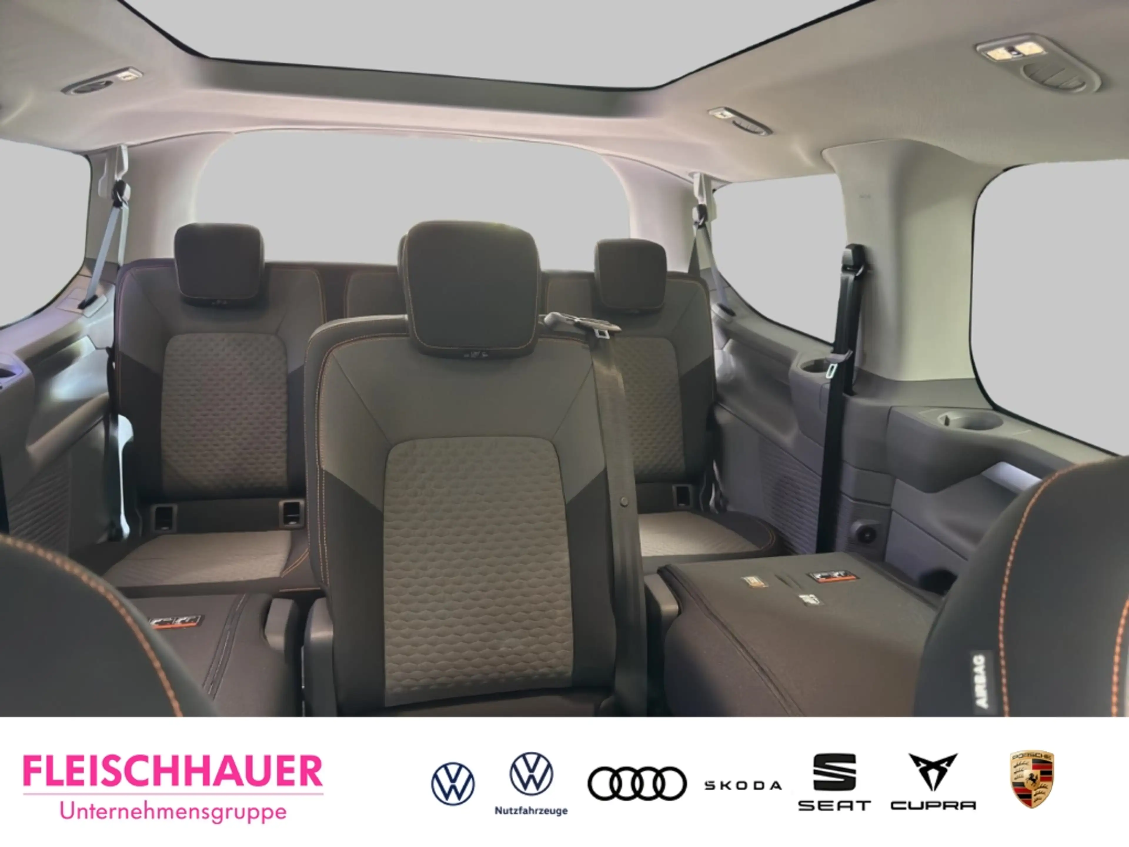 Volkswagen T7 Caravelle PanAmericana 2.0 TDI AHK Panorama Digitales Cockpi — photo 10