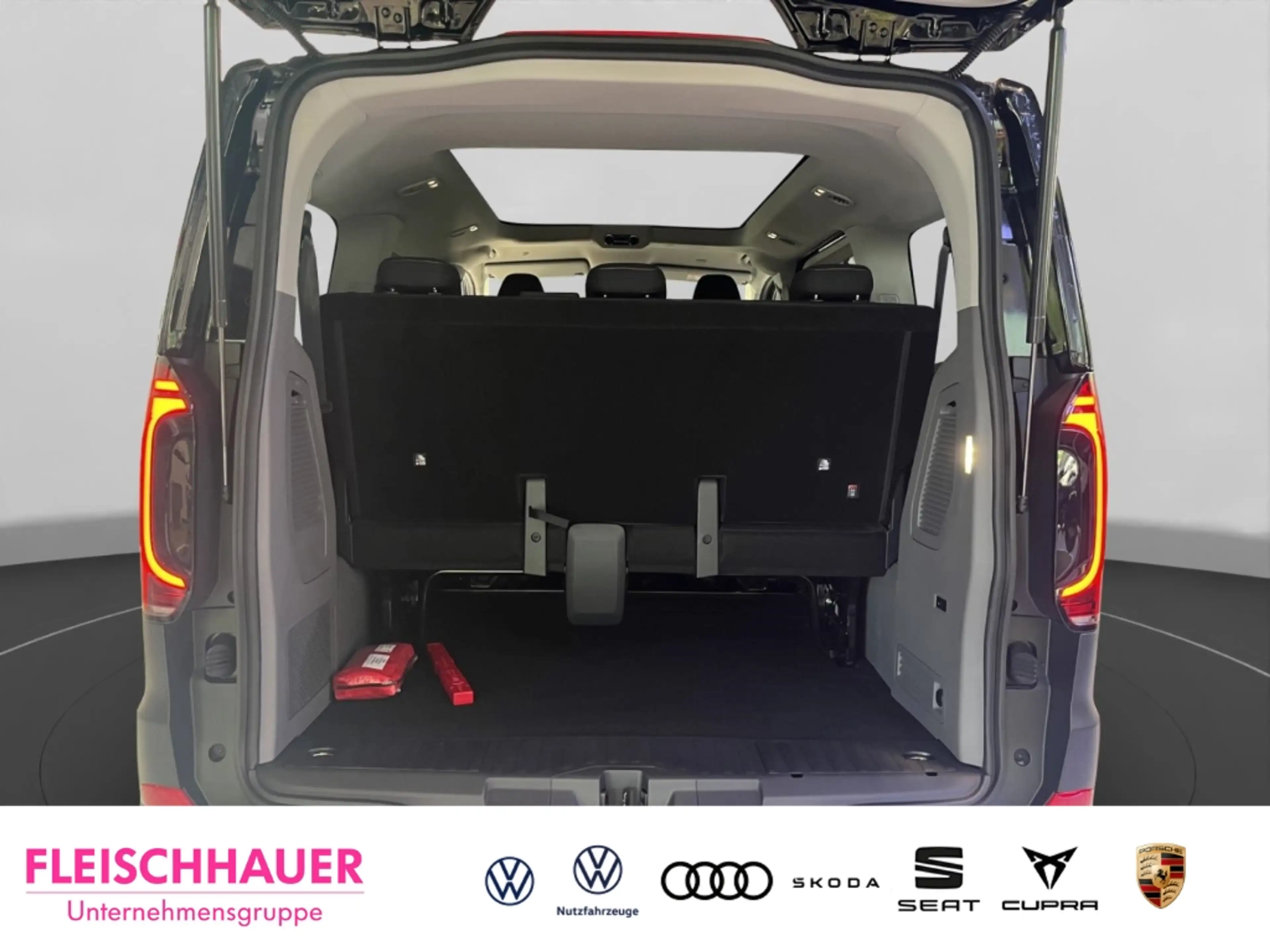 Volkswagen T7 Caravelle PanAmericana 2.0 TDI AHK Panorama Digitales Cockpi — photo 7