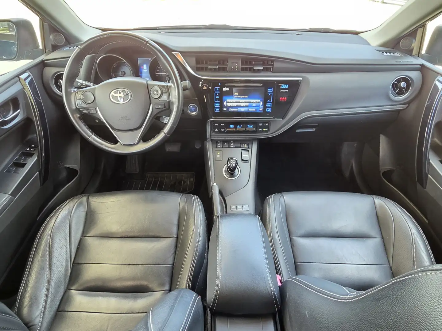 Toyota Auris Touring Sports 1.8 Hybrid Lease Pro/PANODAK/VOL OP Grijs - 2