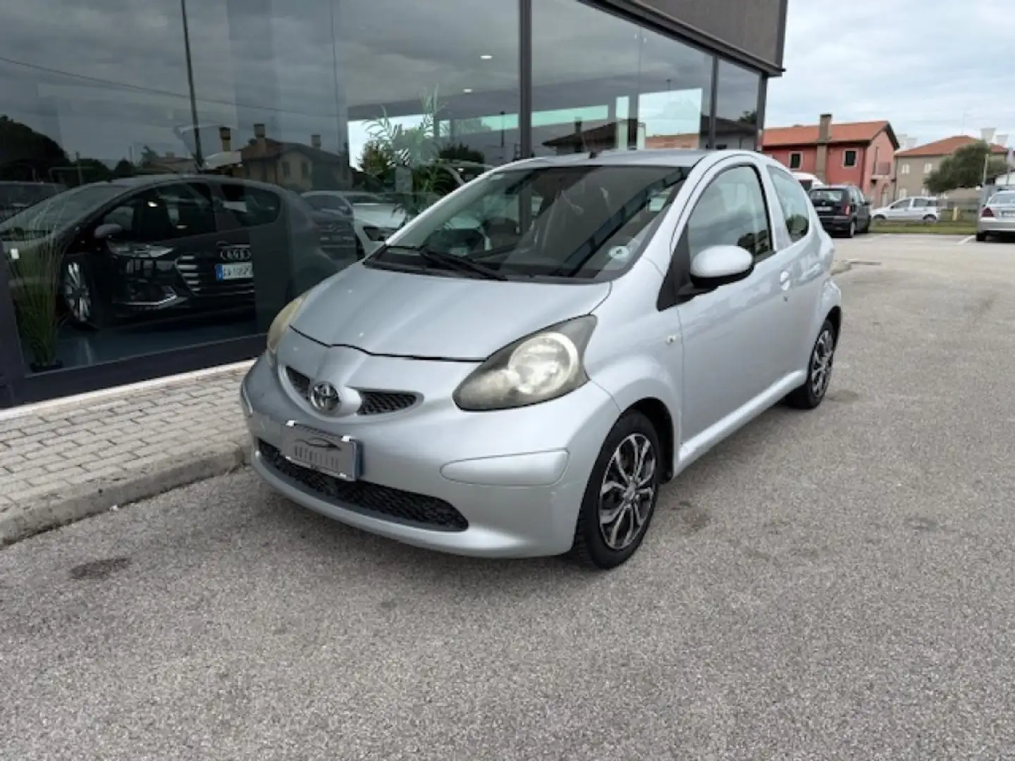 Toyota Aygo 1.0 12V VVT-i 3 porte Gris - 1