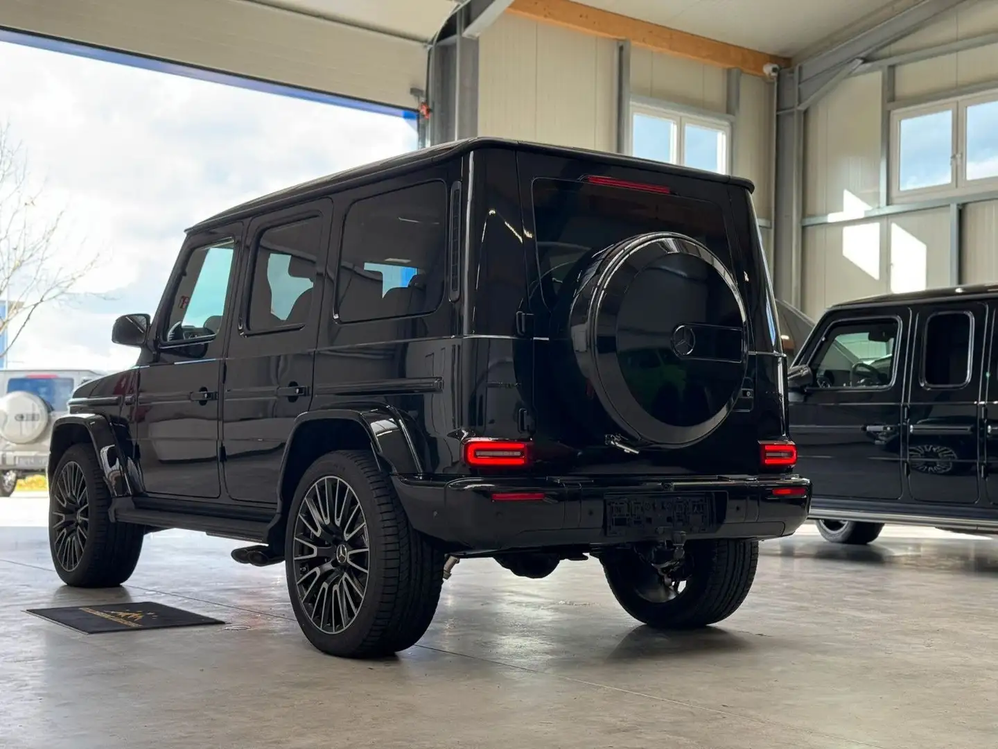 Mercedes-Benz G 63 AMG G63 AMG FULL CARBON  ACTIVE RIDE A22 MY2026 Zwart - 2