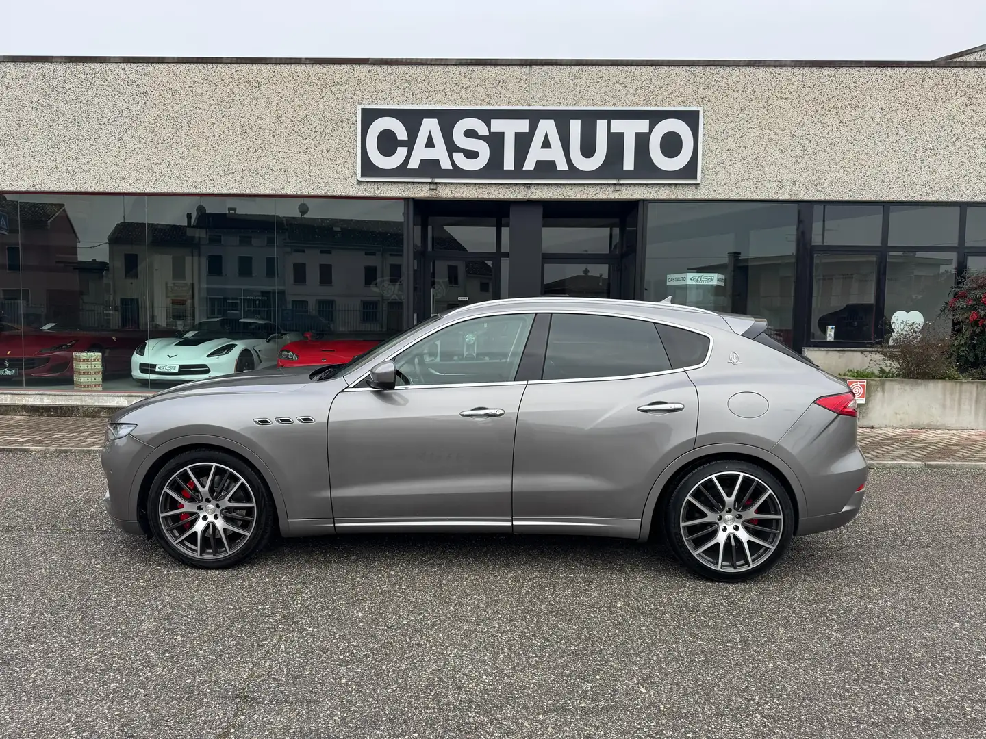 Maserati Levante GRANLUSSO 3.0 V6 430cv auto TETTO FULL OPT Grau - 1