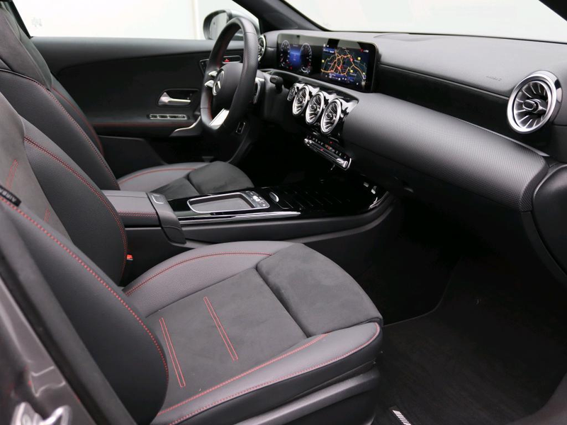 Mercedes-Benz A 250 e Business Solution AMG — photo 9