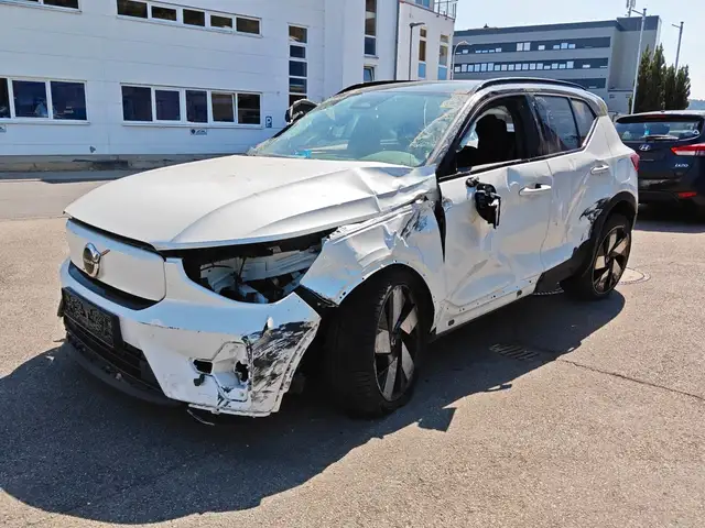 Volvo EX40