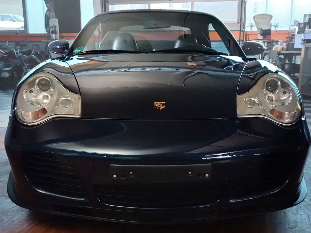 Porsche 996 911 Carrera Cabrio mit eingetragenem Turbo-Look, foto 3