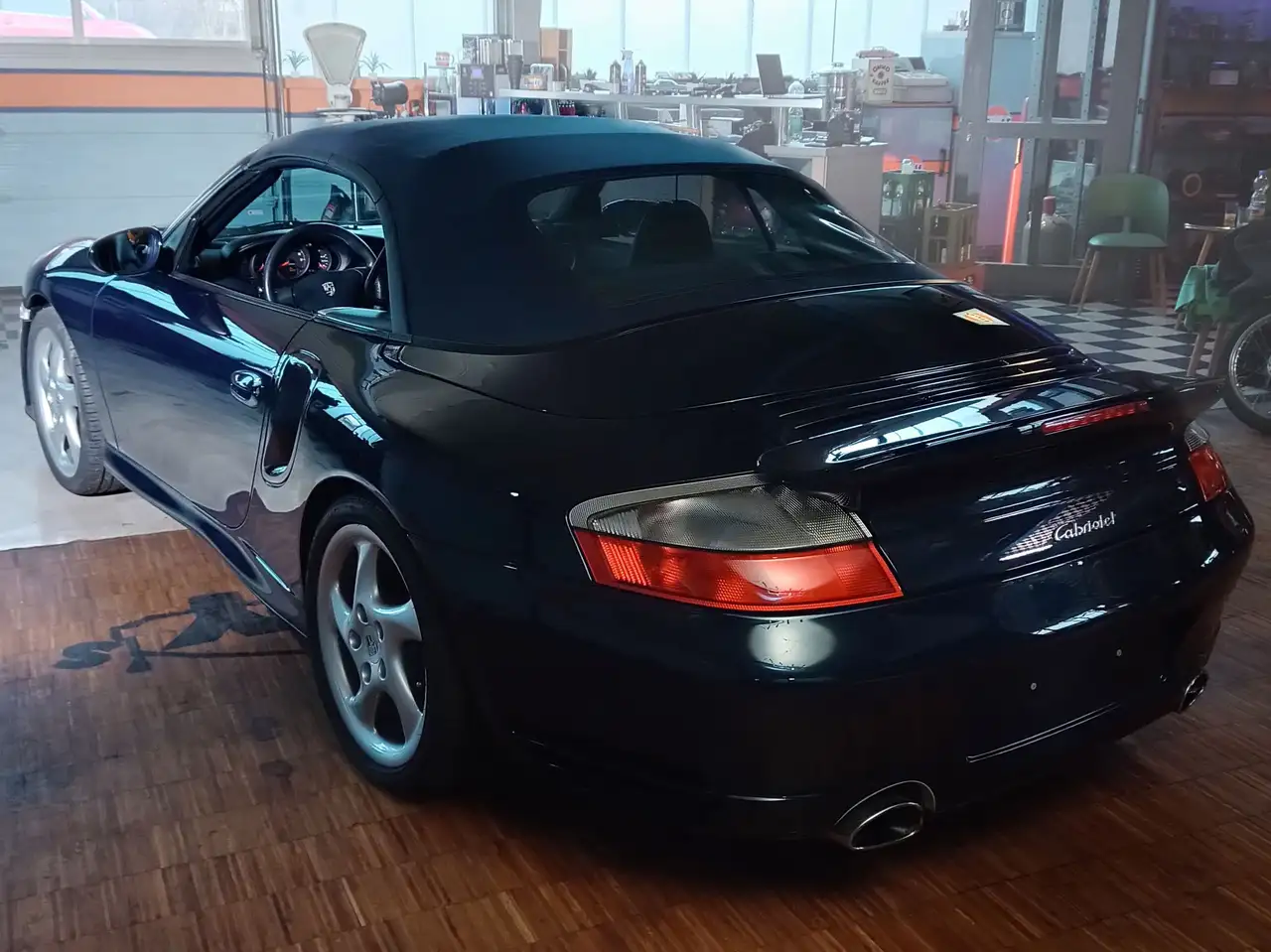 Porsche 996 911 Carrera Cabrio mit eingetragenem Turbo-Look, foto 6
