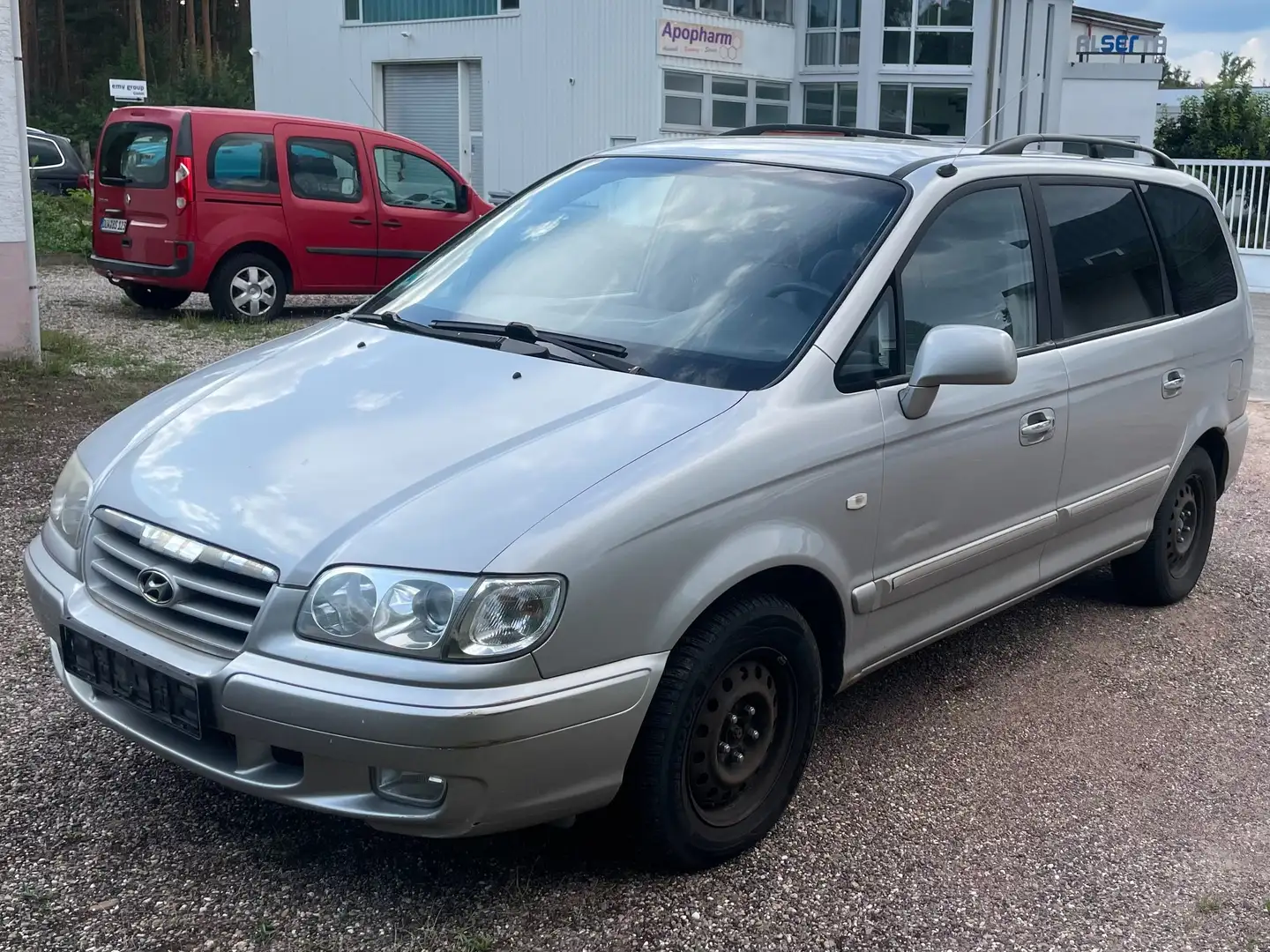 Hyundai Trajet 2.0 GLS Team 06 Grau - 2