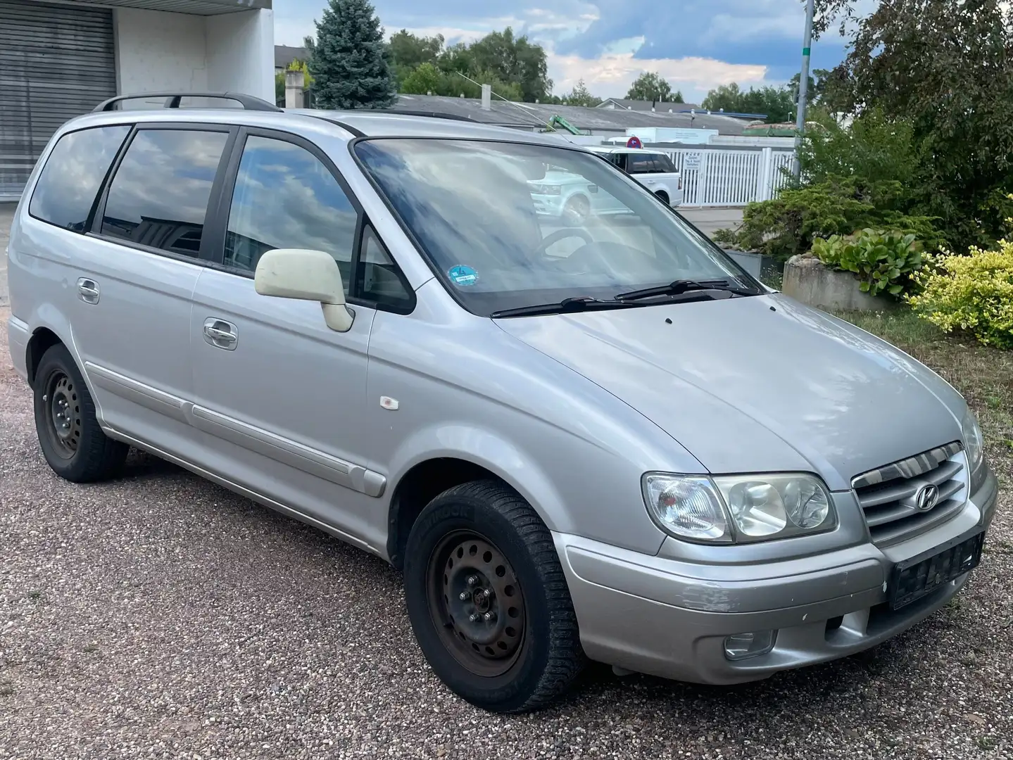 Hyundai Trajet 2.0 GLS Team 06 Grau - 1