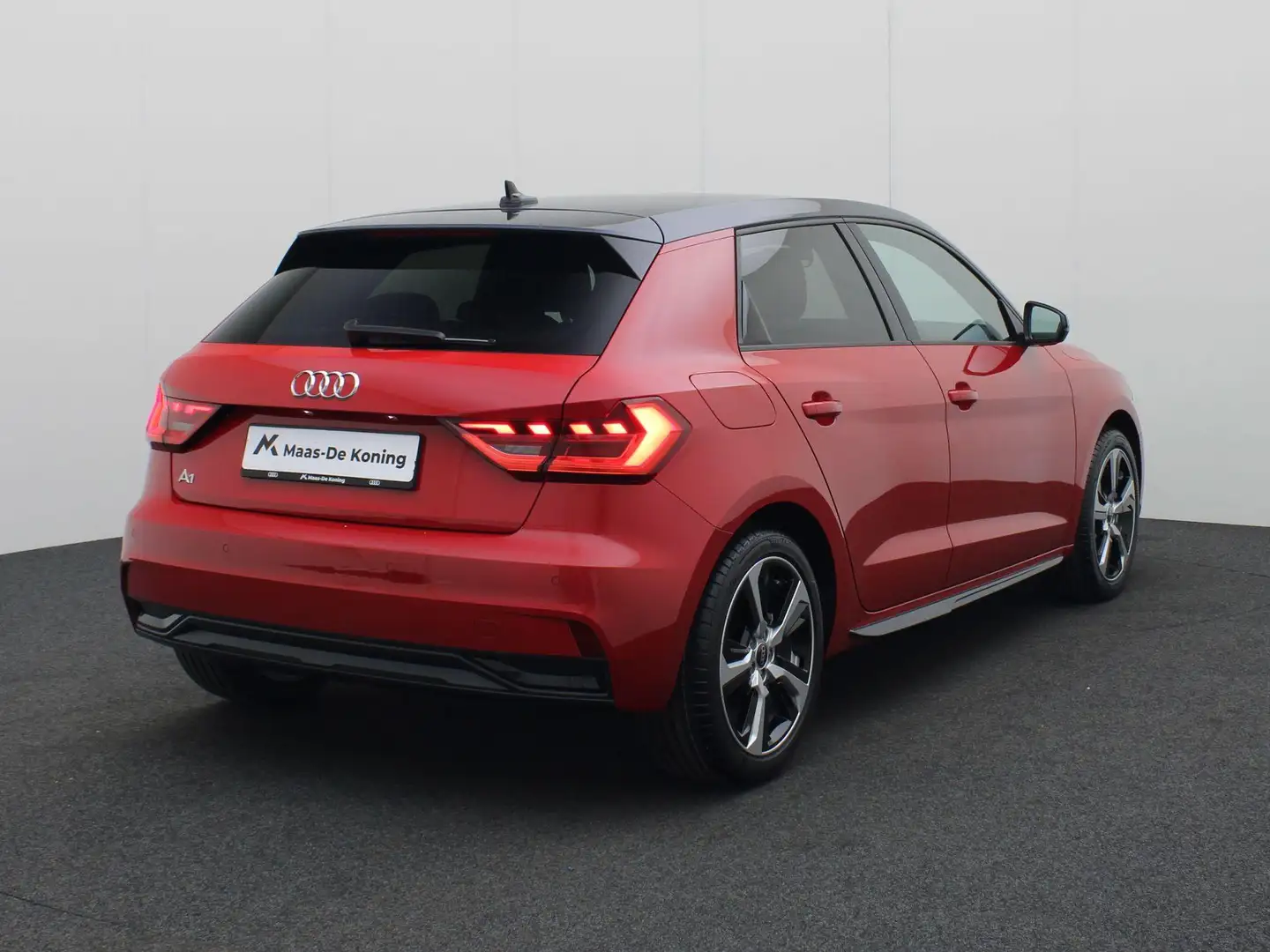 Audi A1 Sportback 25 TFSI/95PK Sportback S Edition · Navig Rood - 2